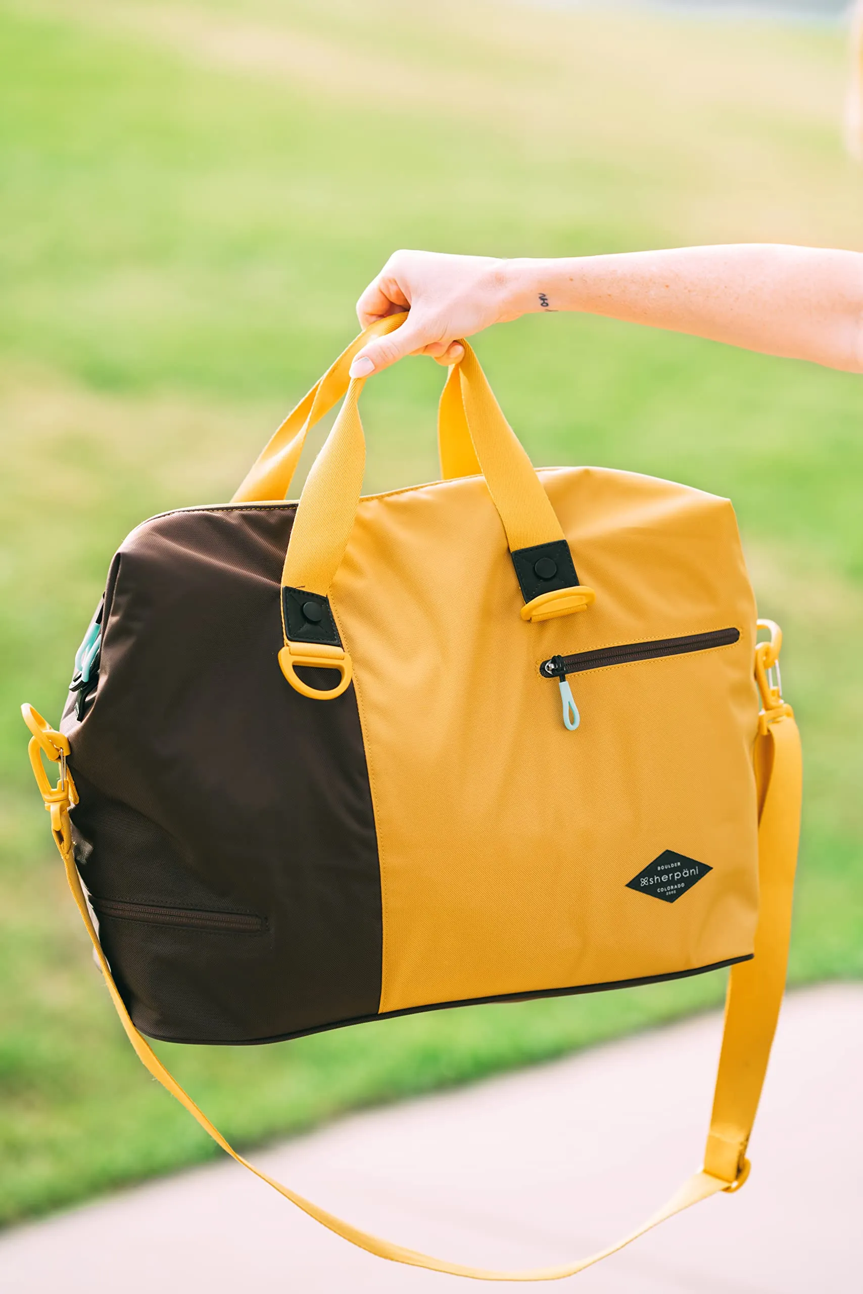 Sherpani Sola Gymbag/Crossbody Bags Sherpani