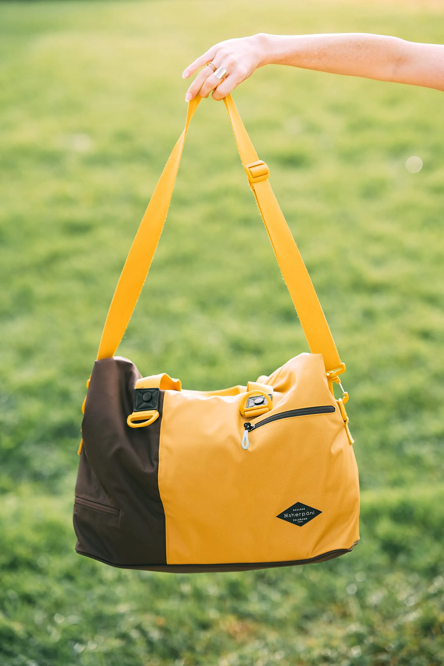 Sherpani Sola Gymbag/Crossbody Bags Sherpani