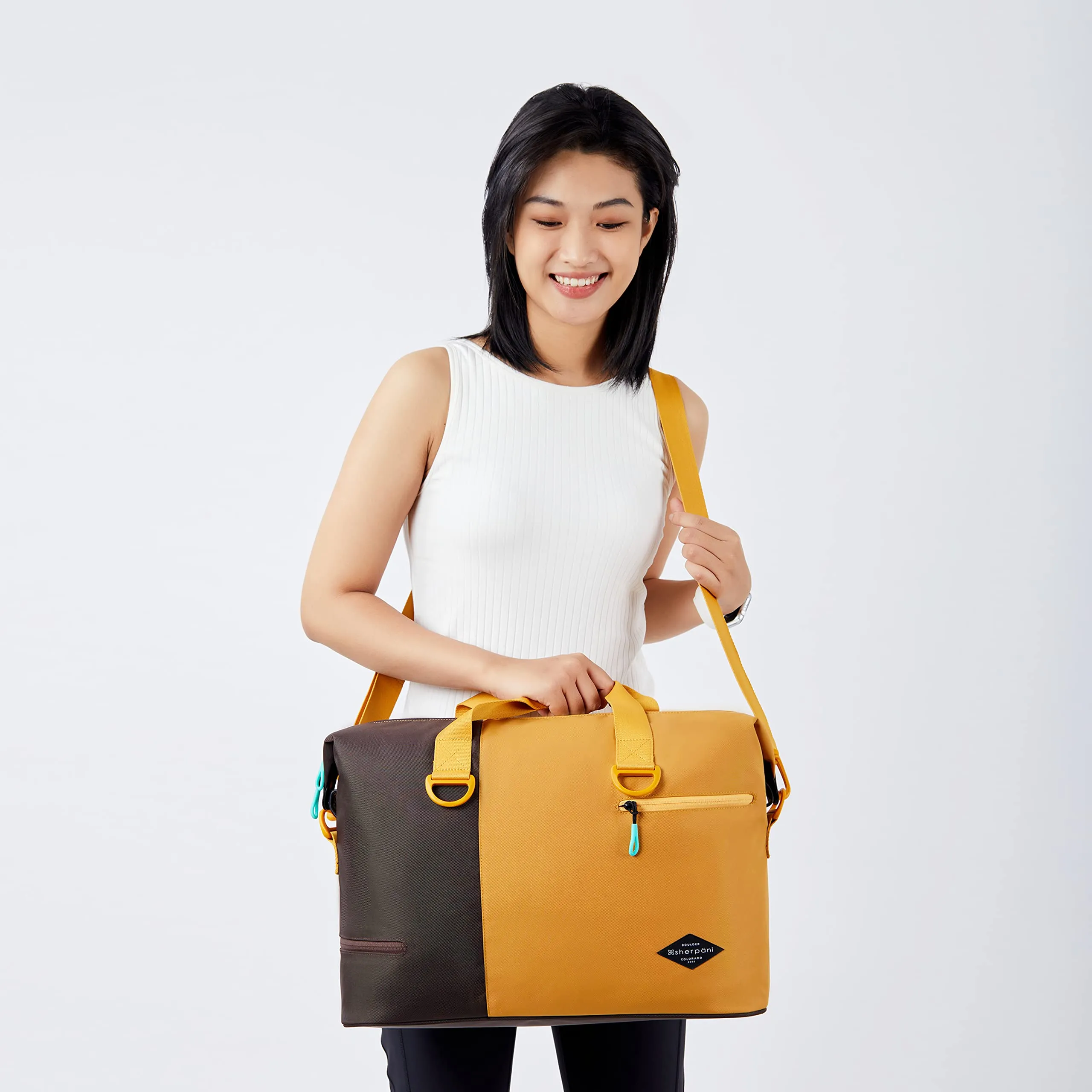 Sherpani Sola Gymbag/Crossbody Bags Sherpani