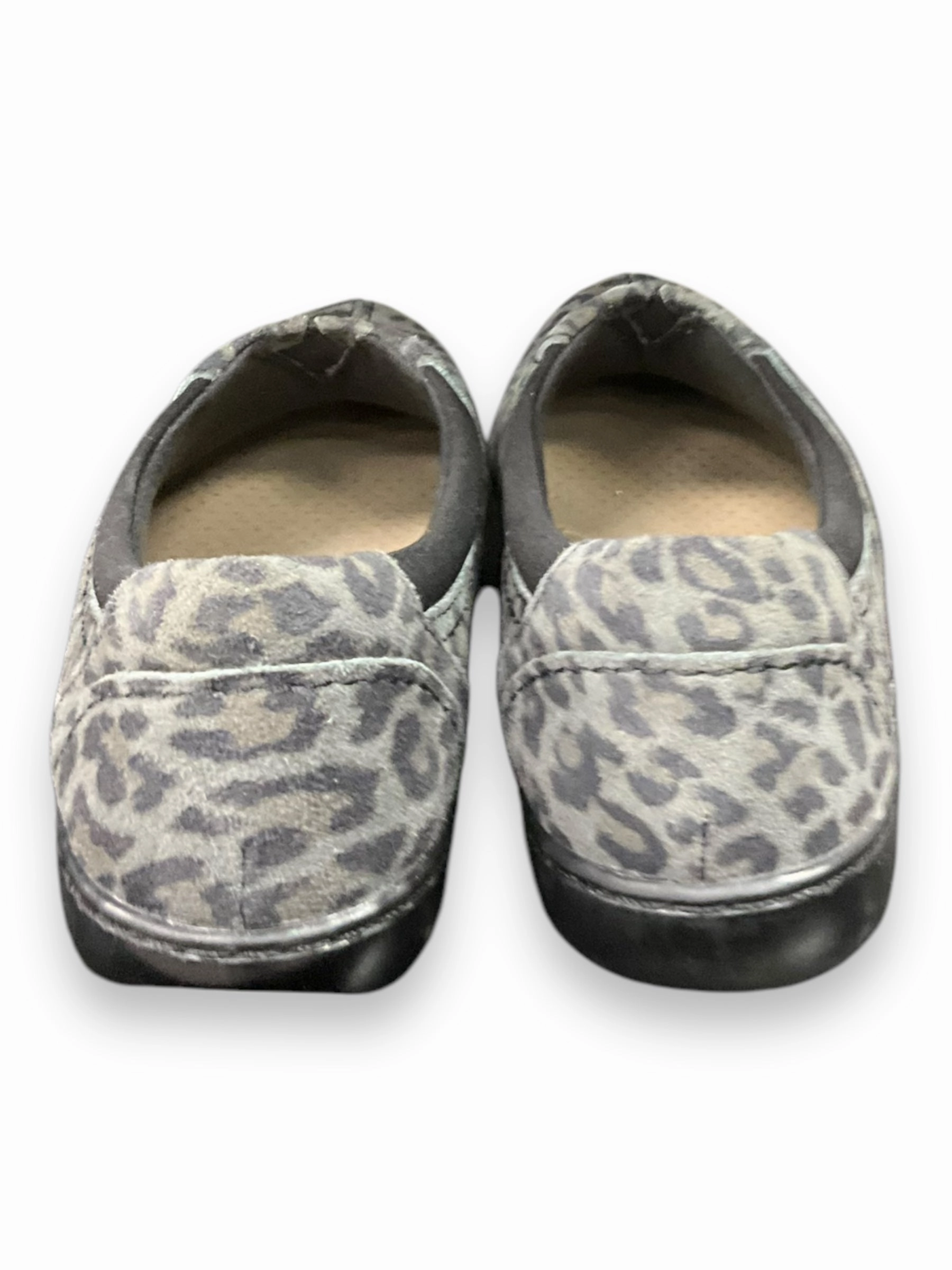 Shoes Flats By Clarks In Animal Print, Size: 7 Leather Footwear