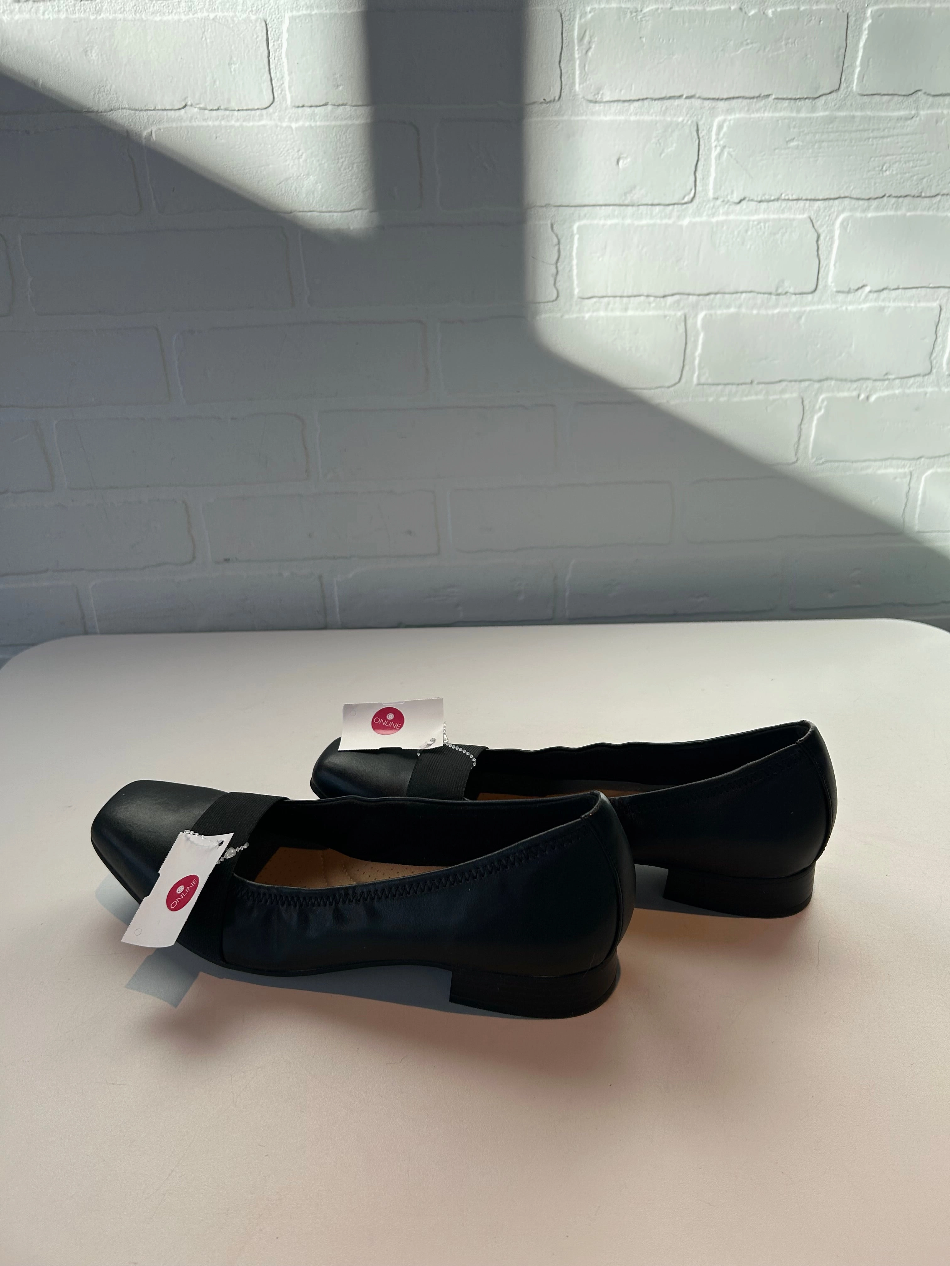 Shoes Flats By Clarks In Black, Size: 9.5 Leather Footwear