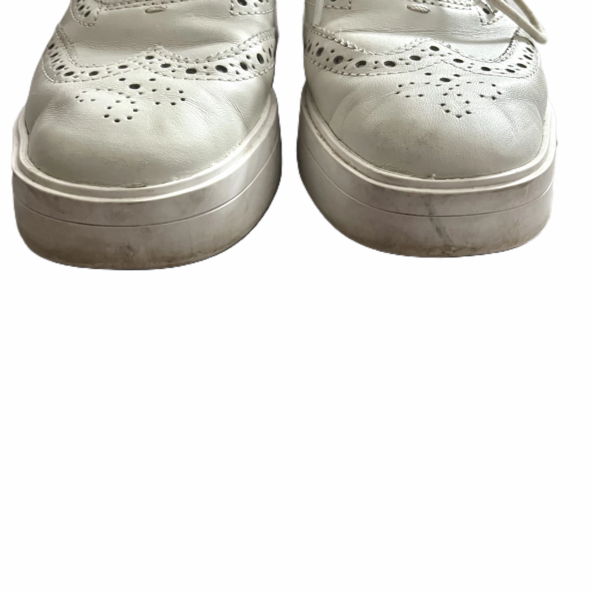 Shoes Flats By Clarks In Cream, Size: 6 Leather Footwear
