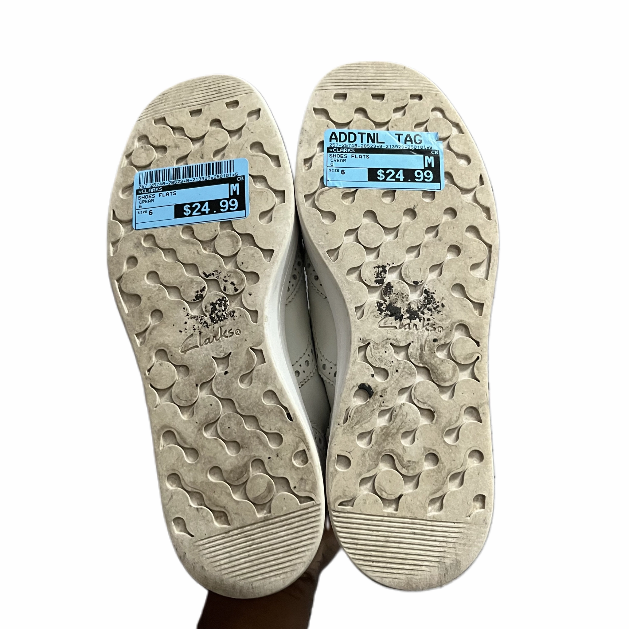 Shoes Flats By Clarks In Cream, Size: 6 Leather Footwear