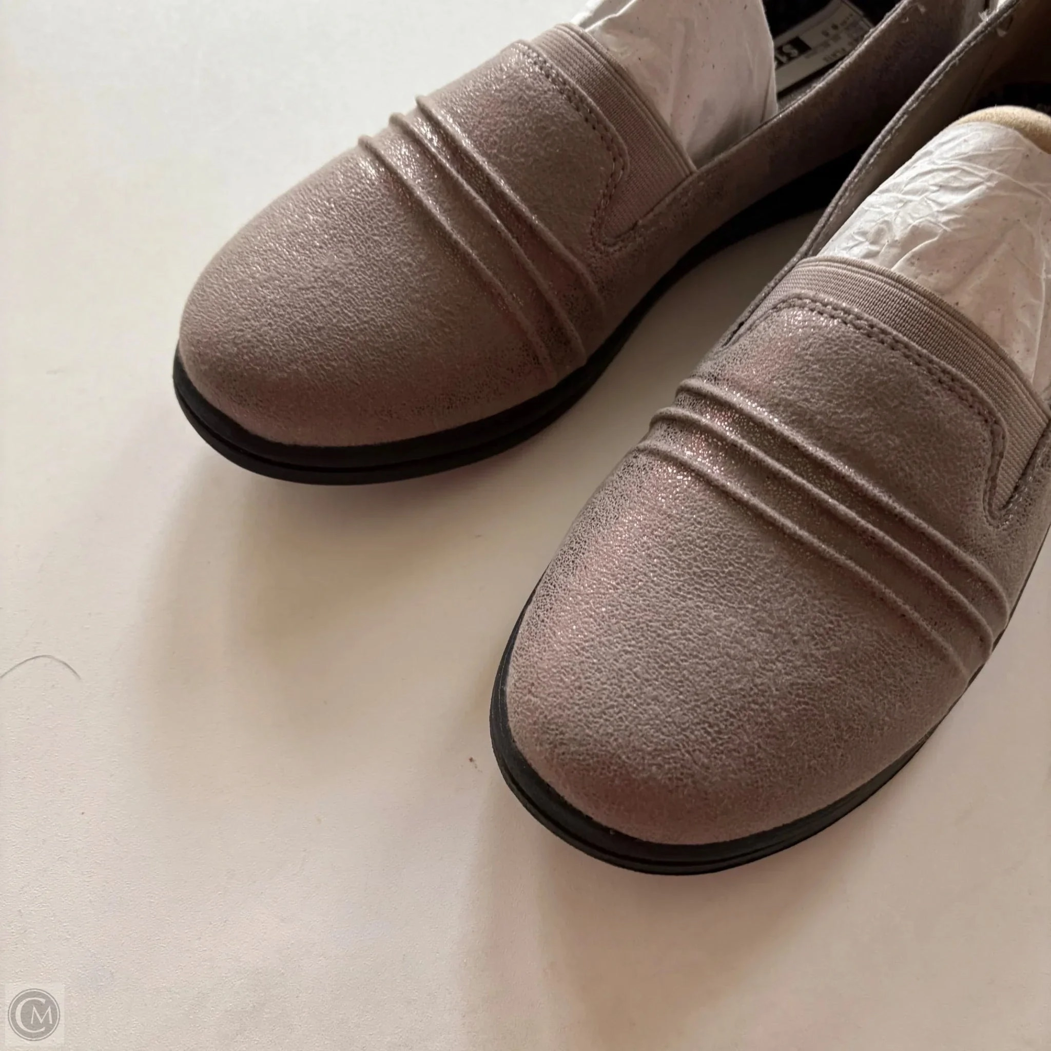 Shoes Flats By Clarks In Gold, Size: 9.5 Leather Footwear
