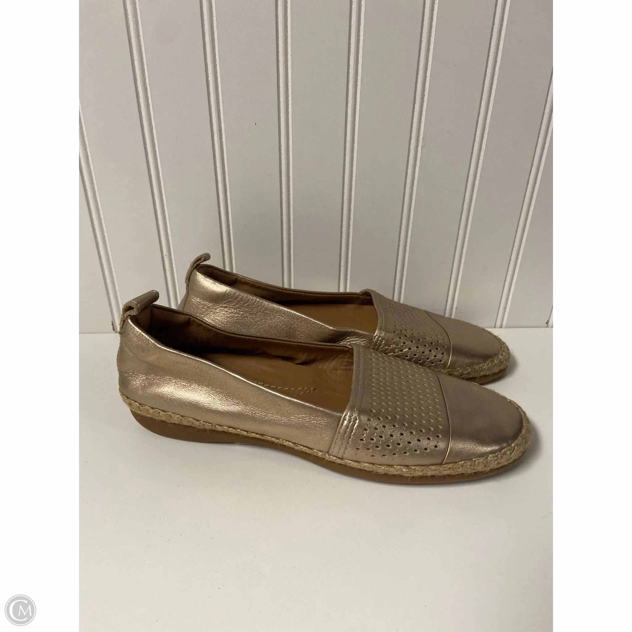 Shoes Flats By Clarks In Gold, Size: 9 Leather Footwear
