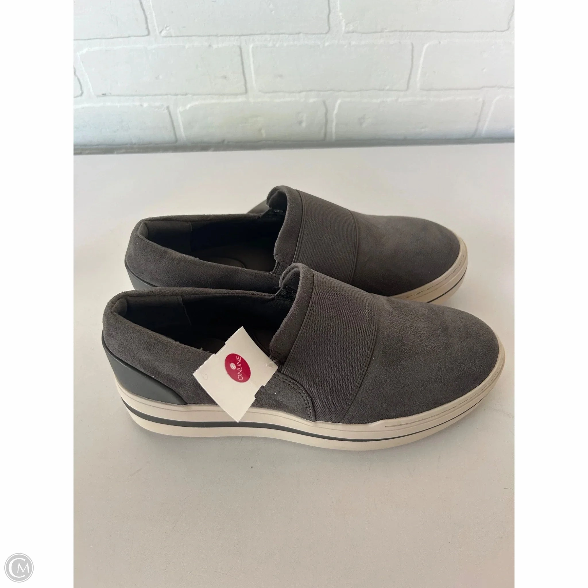 Shoes Flats By Clarks In Grey, Size: 9.5 Leather Footwear
