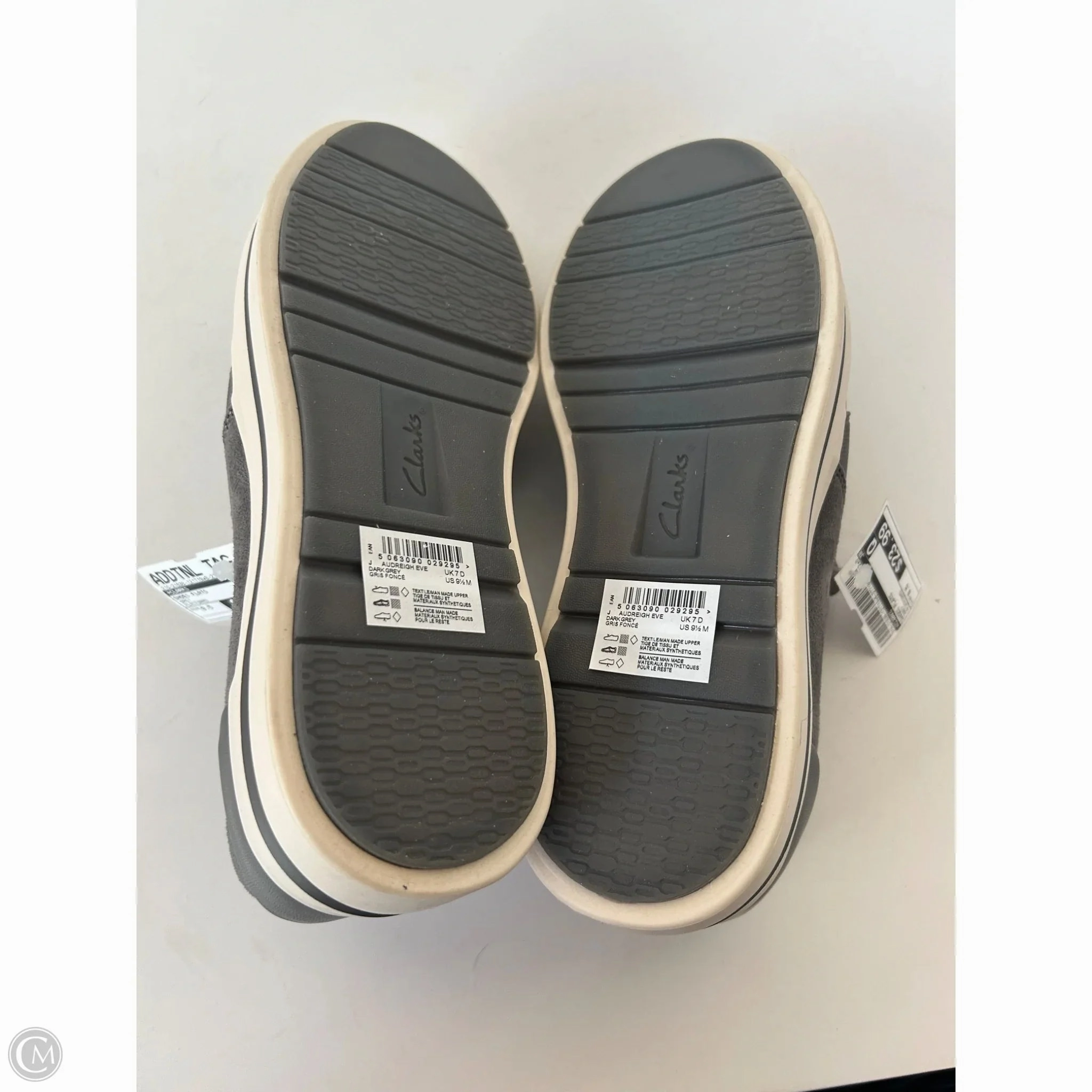 Shoes Flats By Clarks In Grey, Size: 9.5 Leather Footwear