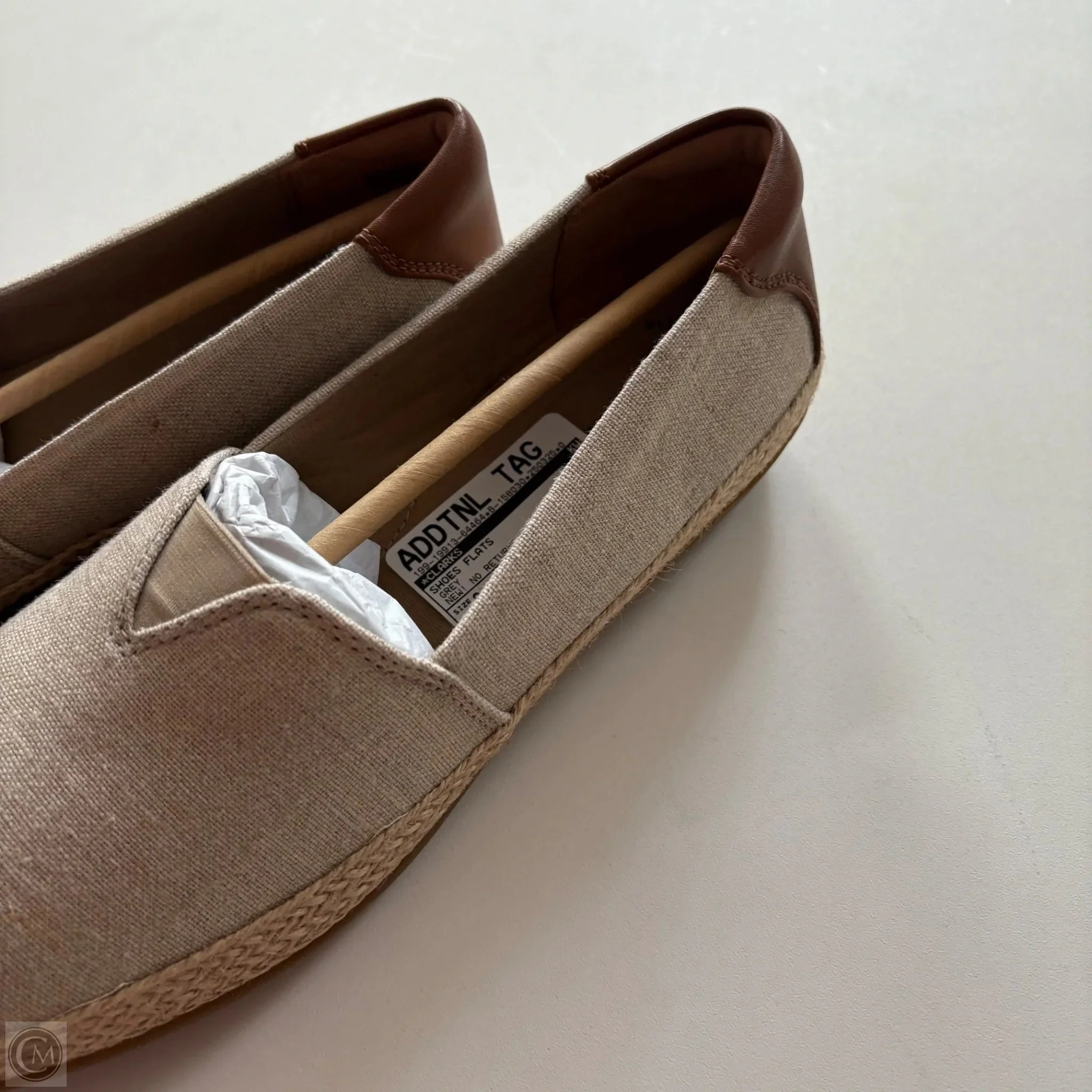 Shoes Flats By Clarks In Grey, Size: 9.5 Leather Footwear