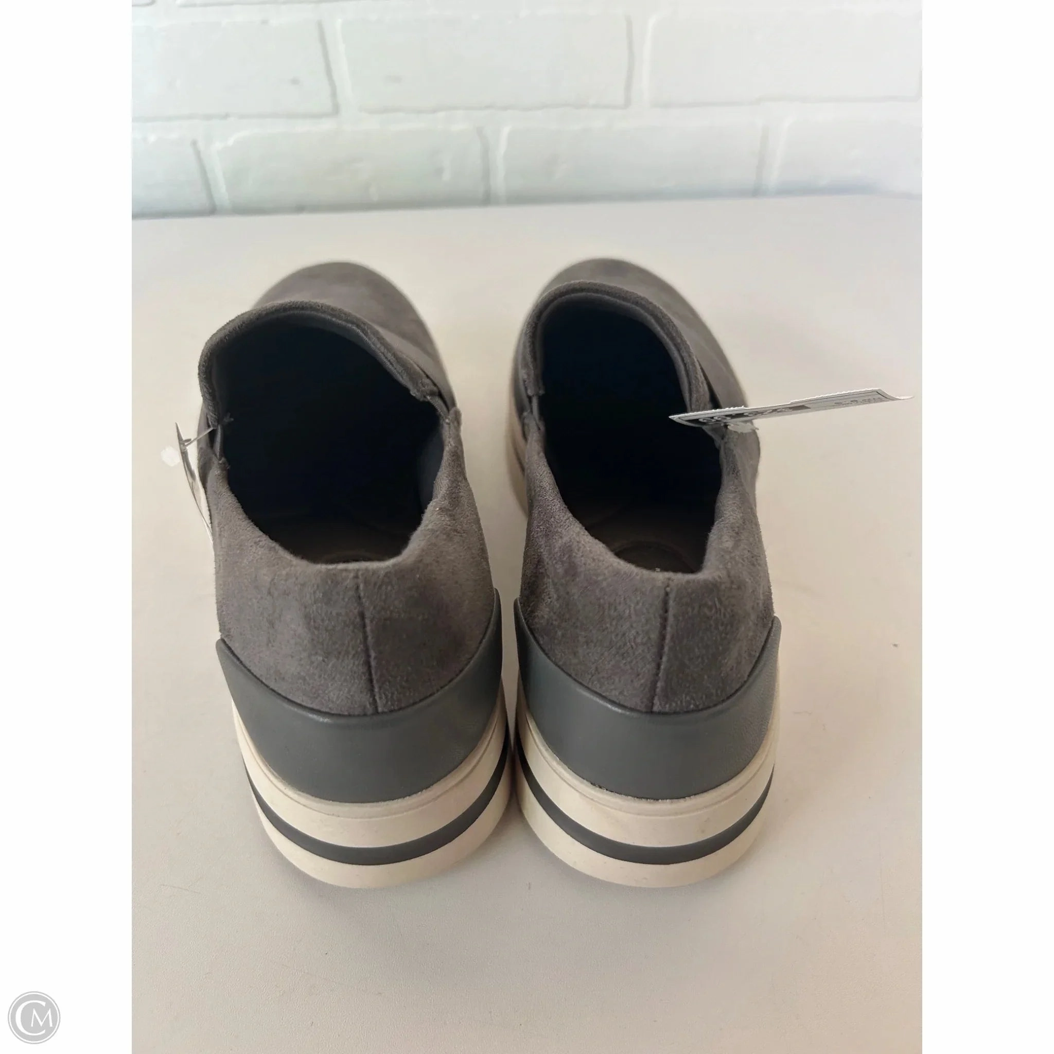 Shoes Flats By Clarks In Grey, Size: 9.5 Leather Footwear