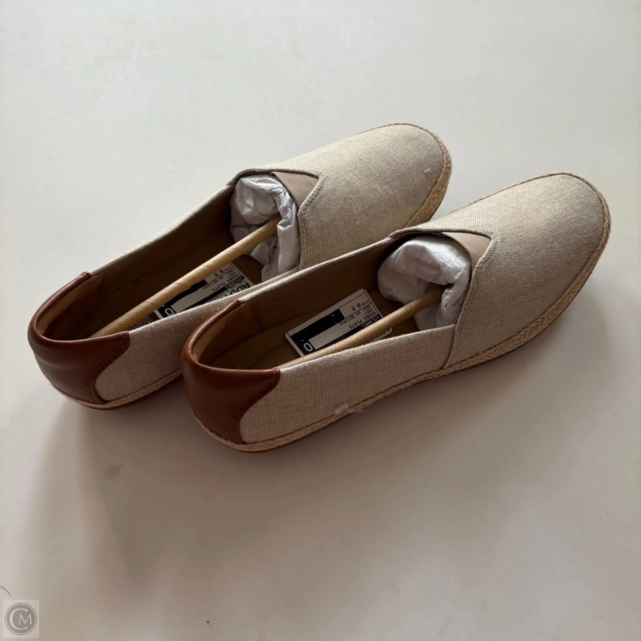 Shoes Flats By Clarks In Grey, Size: 9.5 Leather Footwear