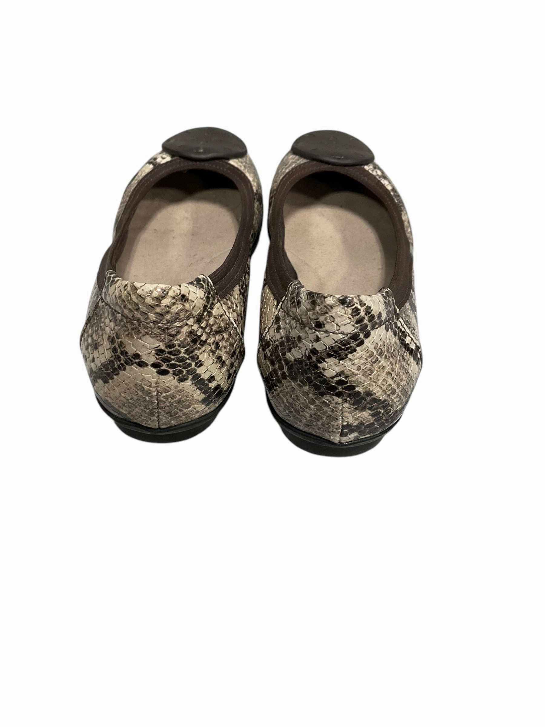 Shoes Flats By Clarks In Snakeskin Print, Size: 6 Leather Footwear