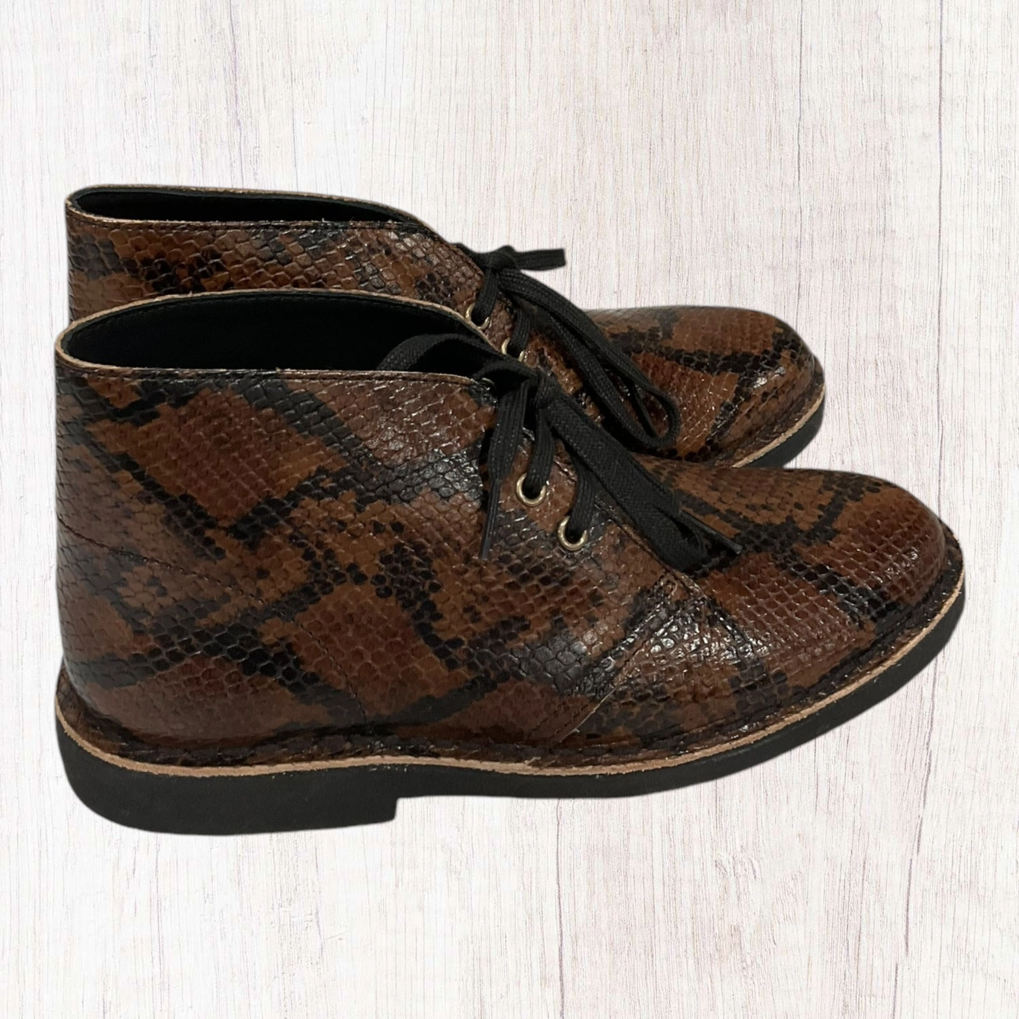 Shoes Flats By Clarks In Snakeskin Print, Size: 7 Leather Footwear