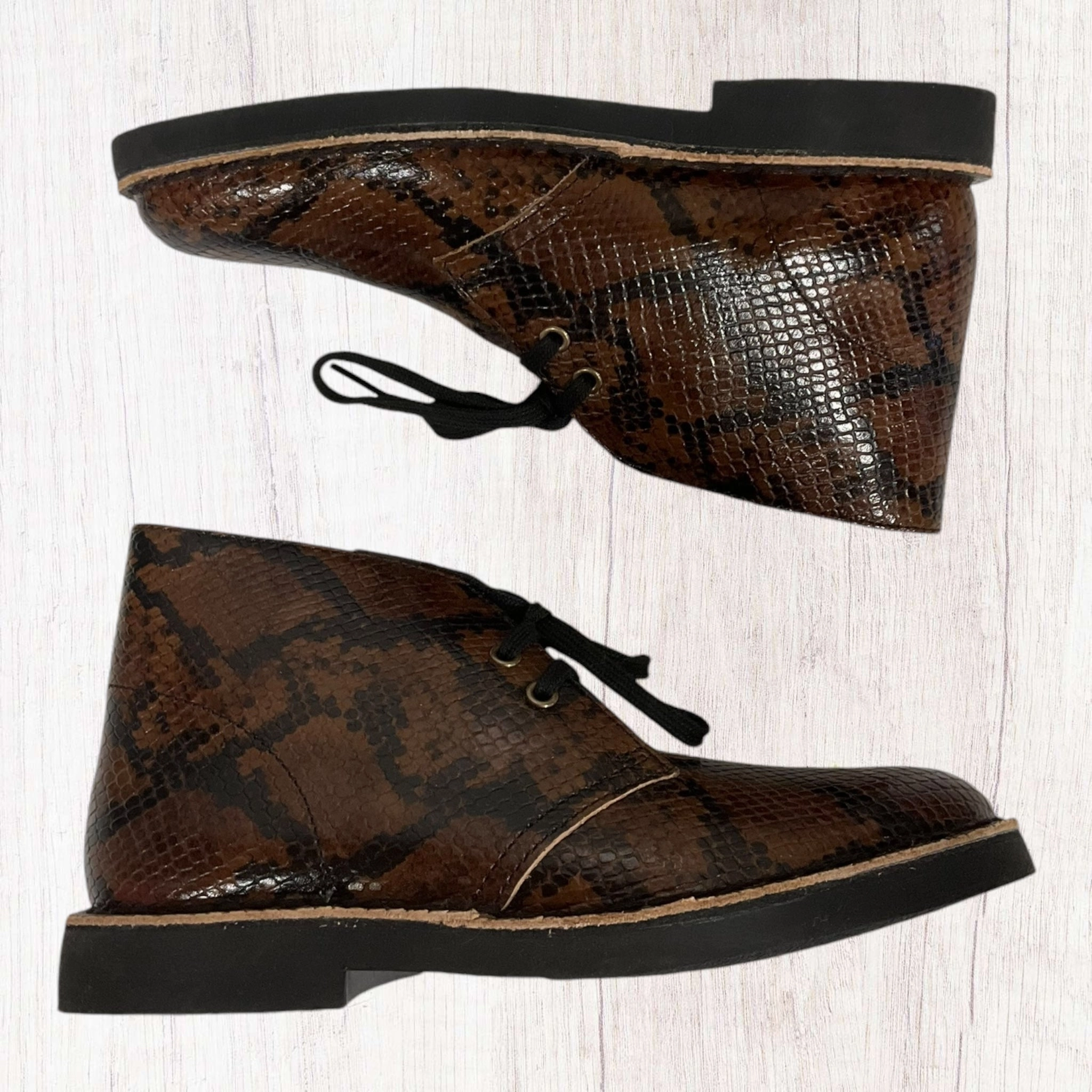 Shoes Flats By Clarks In Snakeskin Print, Size: 7 Clarks leather shoes for daily wear