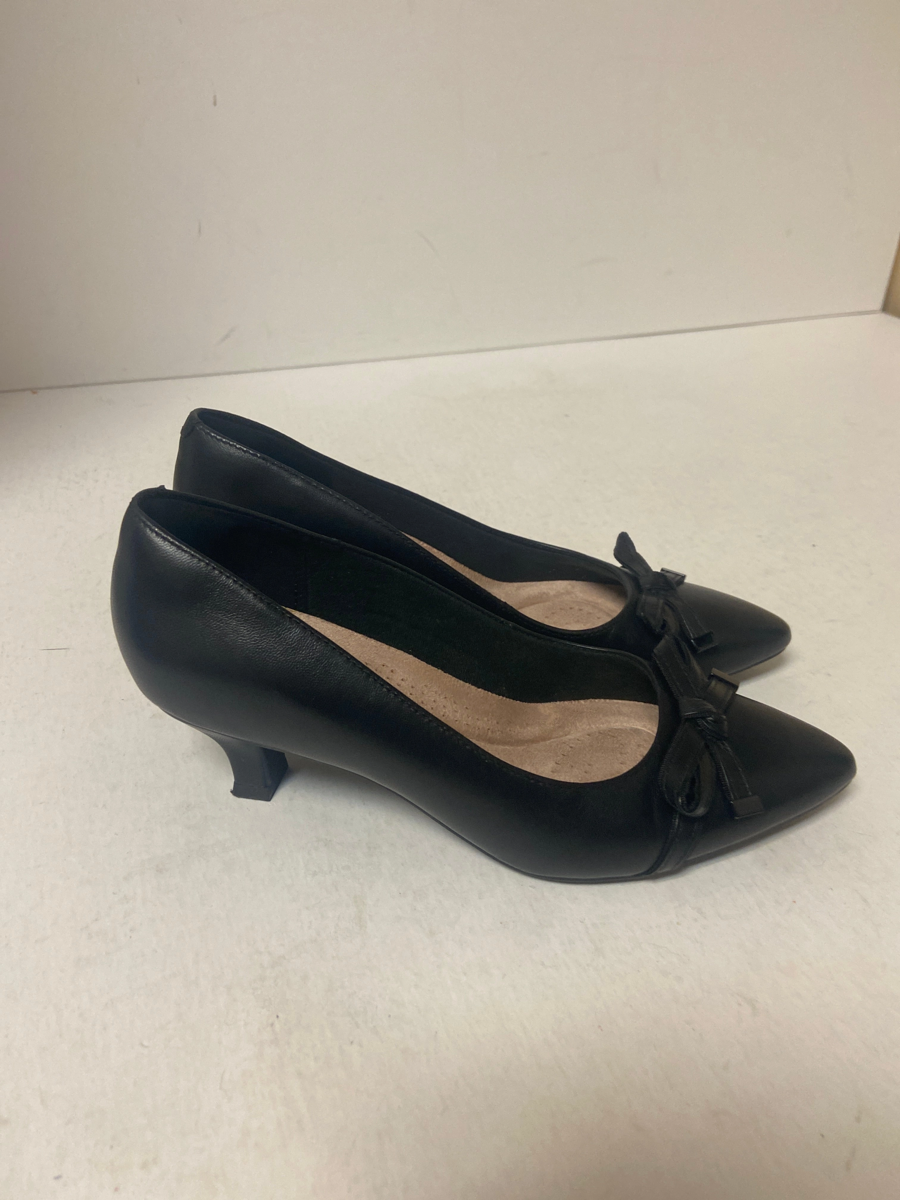 Shoes Heels Kitten By Clarks In Black, Size: 7 Leather Footwear