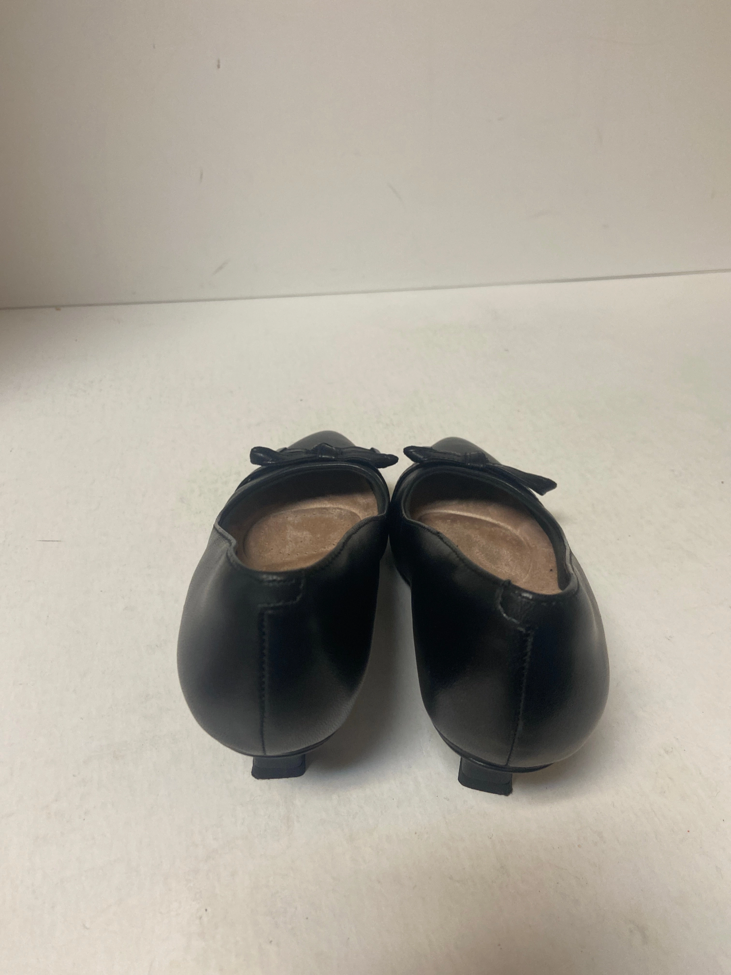 Shoes Heels Kitten By Clarks In Black, Size: 7 Leather Footwear