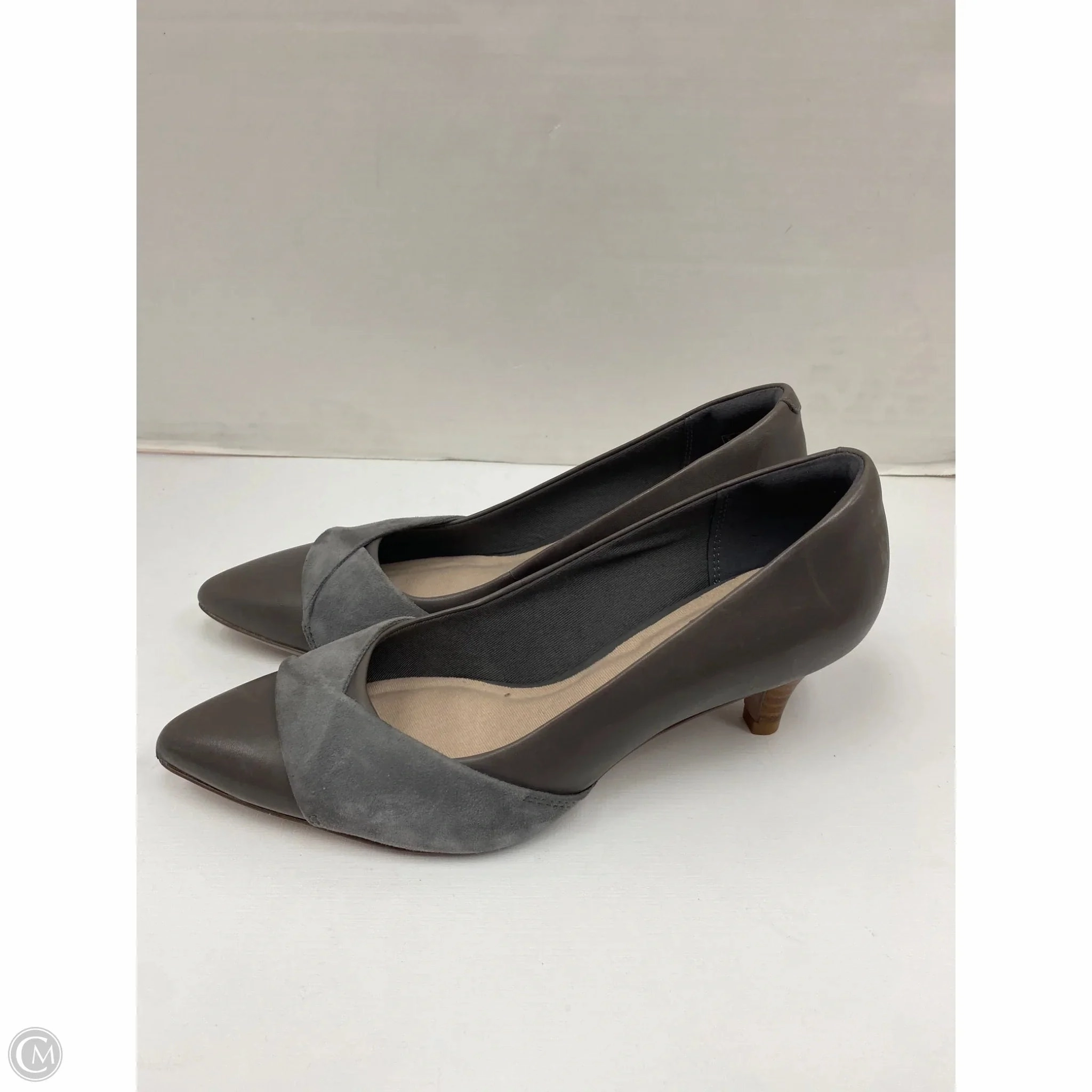 Shoes Heels Kitten By Clarks In Grey, Size: 7.5 Leather Footwear