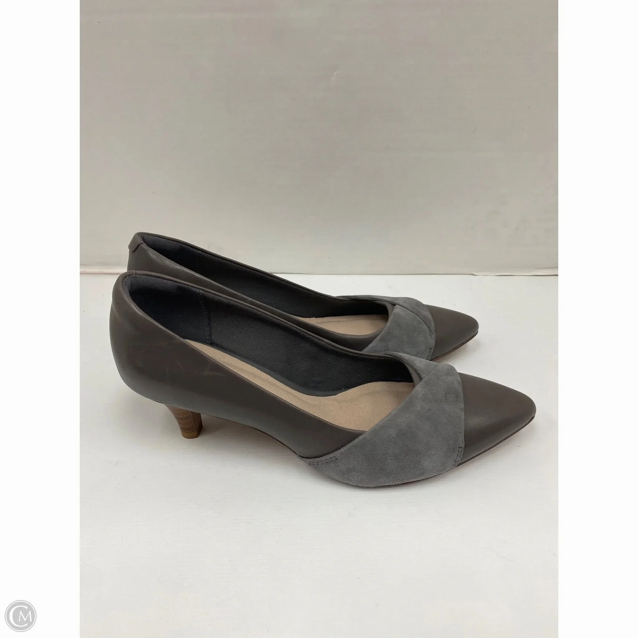 Shoes Heels Kitten By Clarks In Grey, Size: 7.5 Leather Footwear