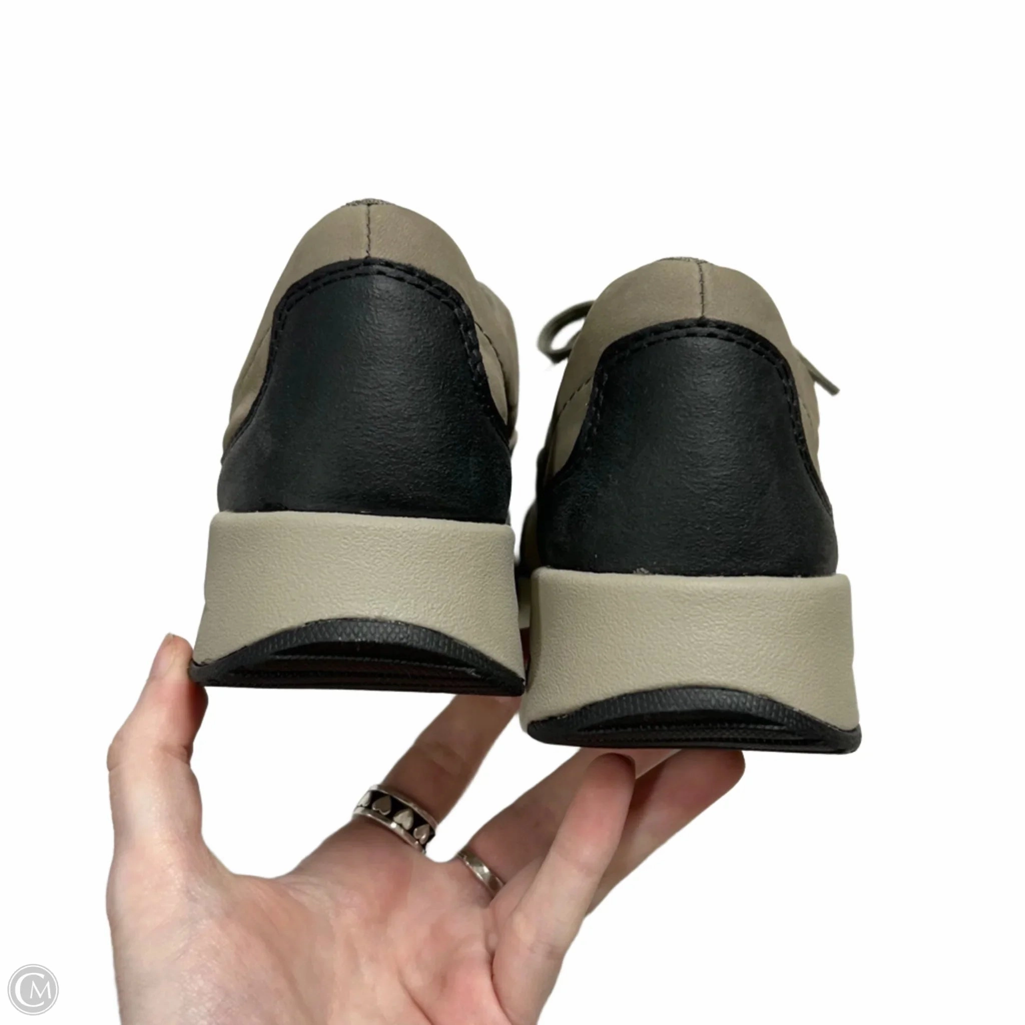 Shoes Sneakers By Clarks In Black & Grey, Size: 8 Leather Footwear