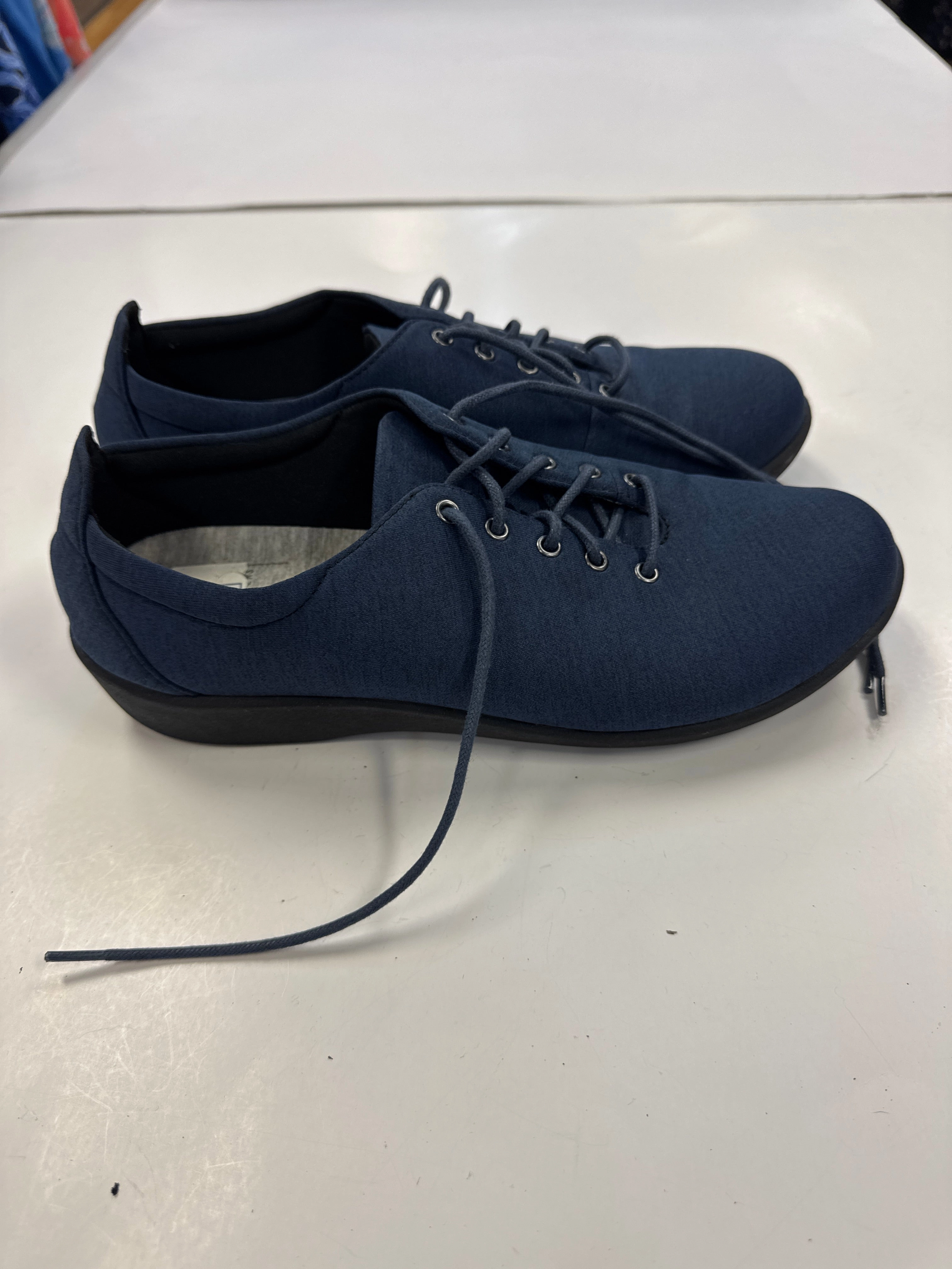 Shoes Sneakers By Clarks In Navy, Size: 9 Leather Footwear