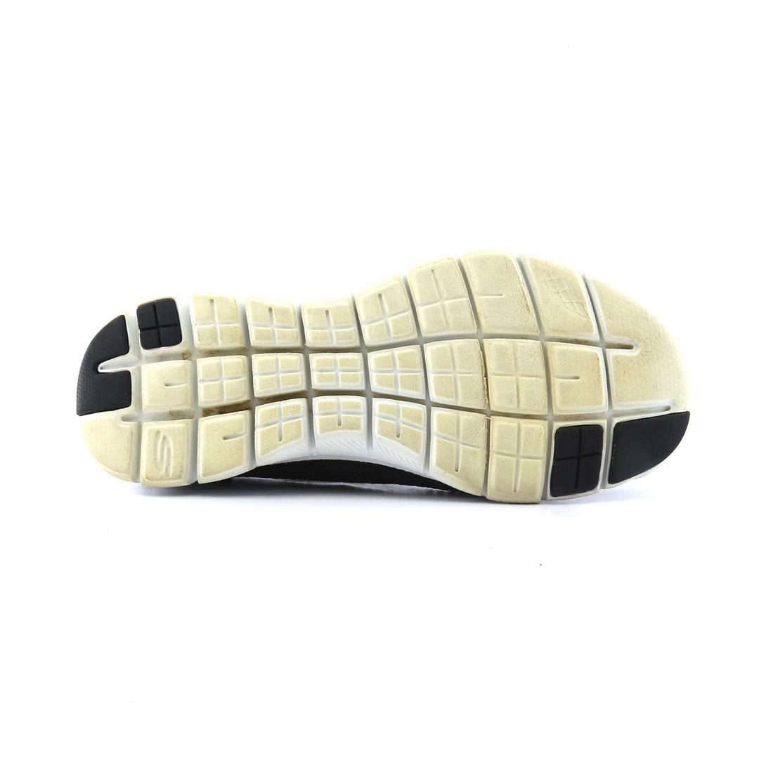SKECHERS BUNGEE Skechers shoe design snapshots