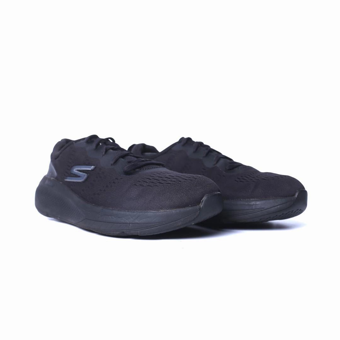 SKECHERS GO RUN ELEVATE Skechers everyday footwear shots