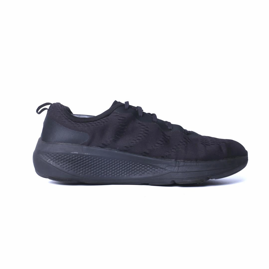 SKECHERS GO RUN ELEVATE Skechers everyday footwear shots