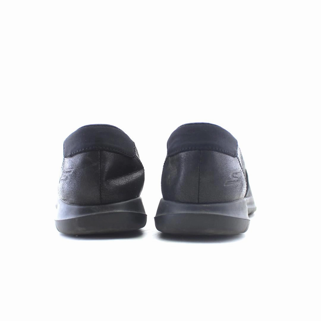 SKECHERS  GOWALK LITE - QUEENLY Skechers shoe design snapshots