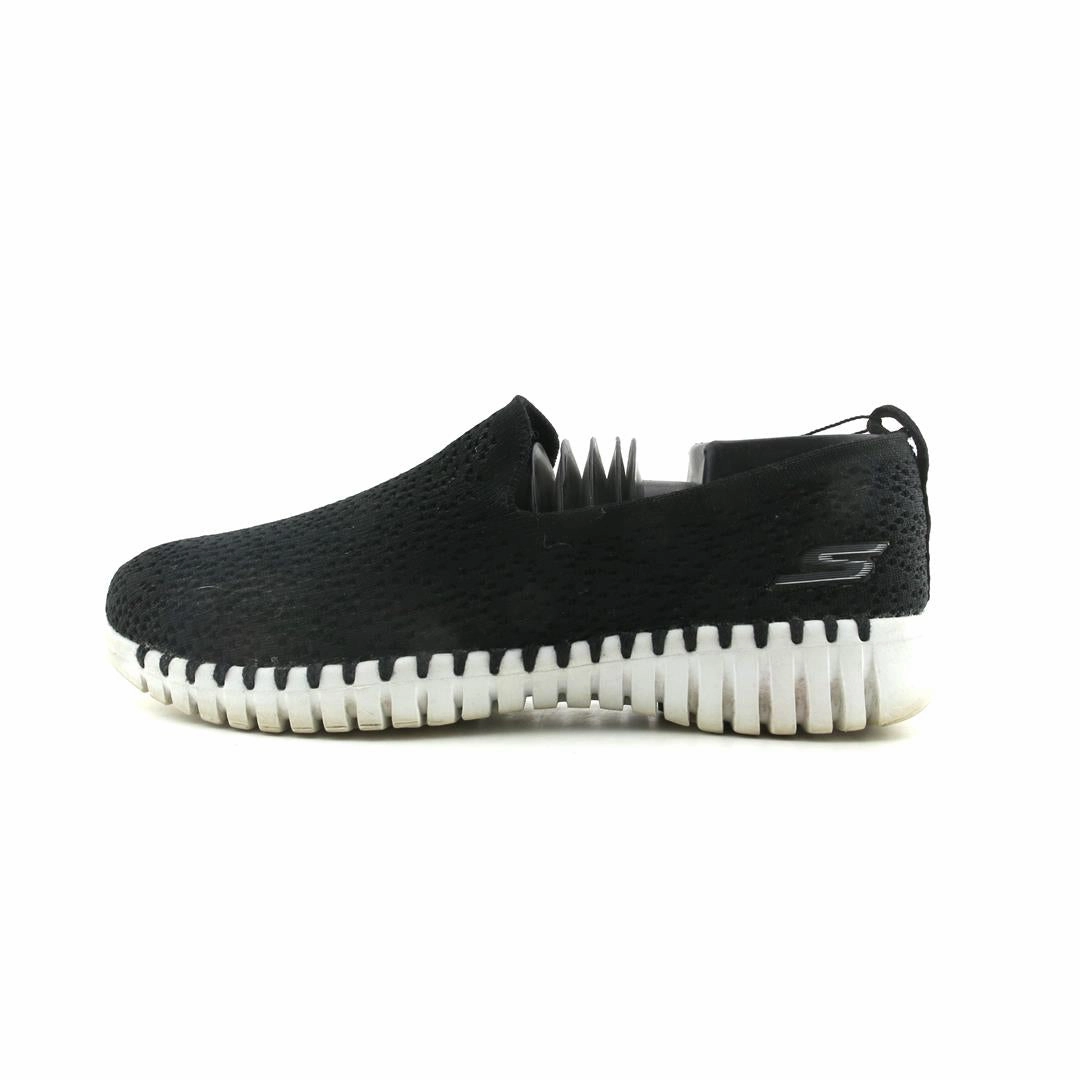 SKECHERS GOWALK SMART - GLORY Skechers versatile everyday shoes