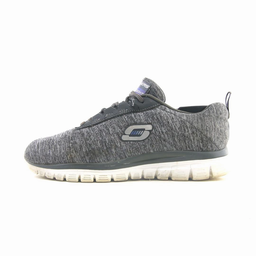 SKECHERS LIGHTWEIGHT Skechers versatile everyday shoes