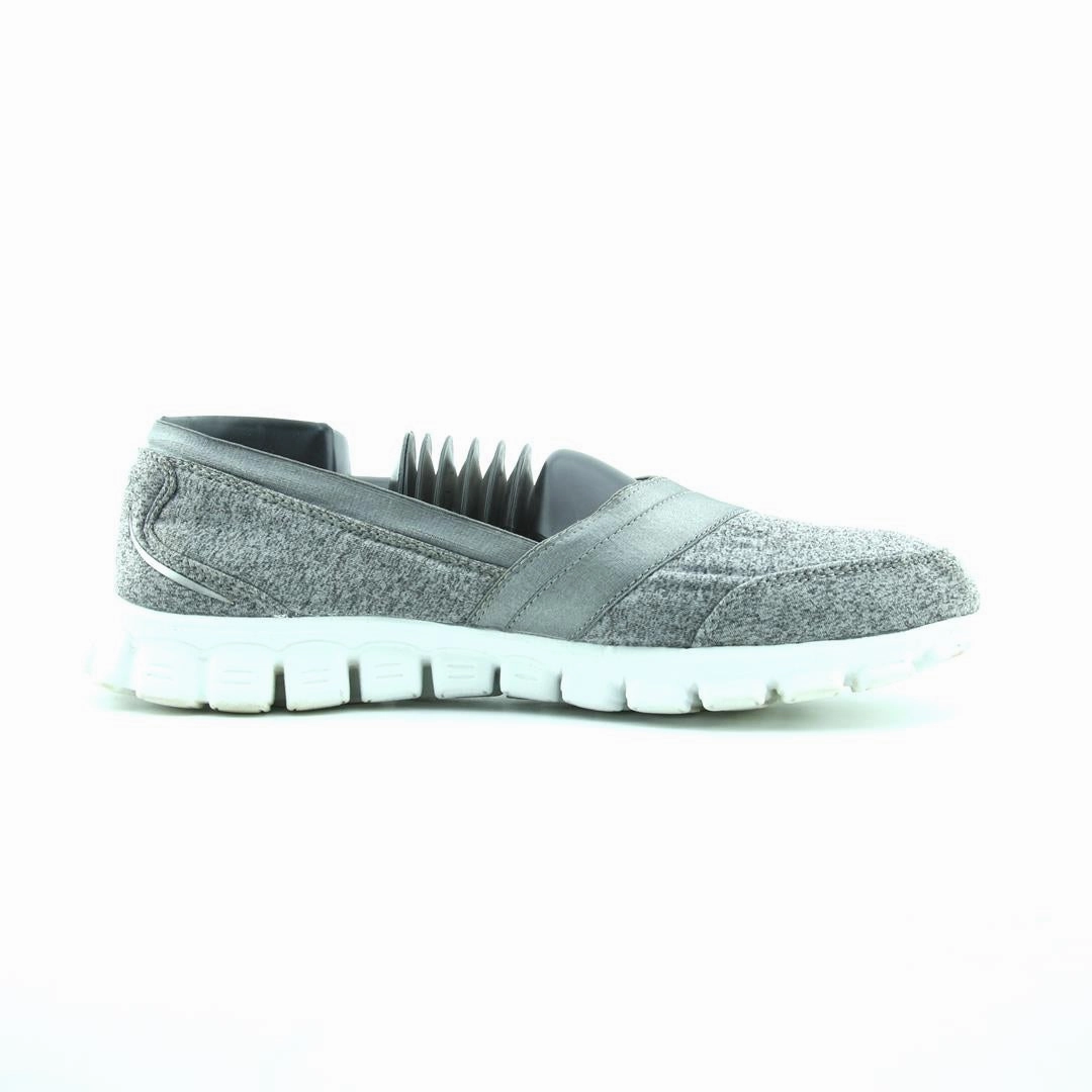 SKECHERS MEMORY FOAM Skechers everyday footwear shots