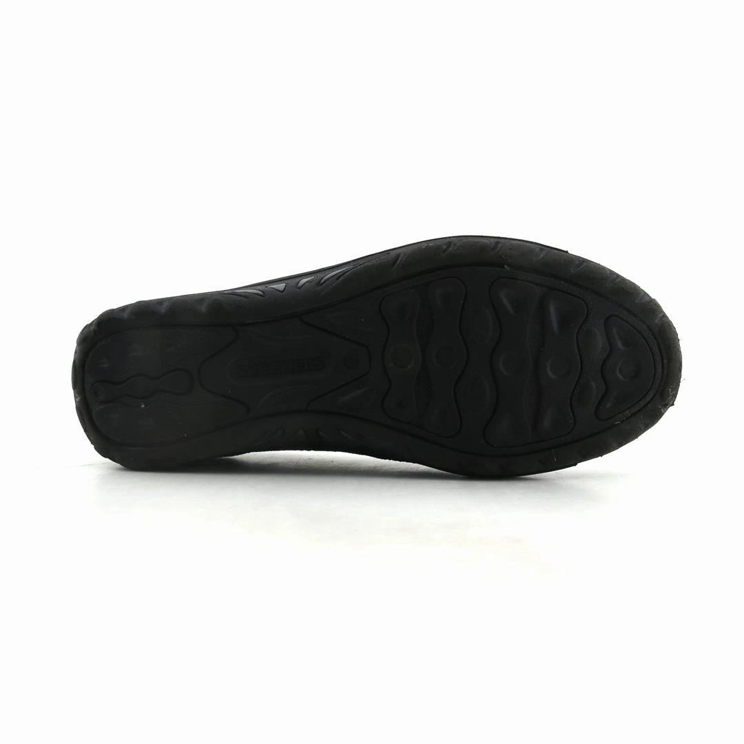 SKECHERS RELAXED FIT: REGGAE FEST - WILLOWS VIBE Skechers shoe design snapshots