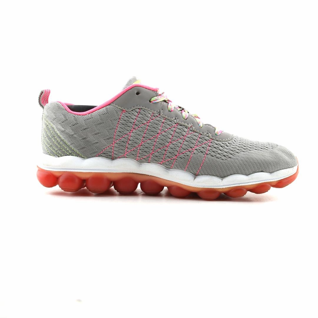 SKECHERS SKECH-KNIT Skechers shoe design snapshots