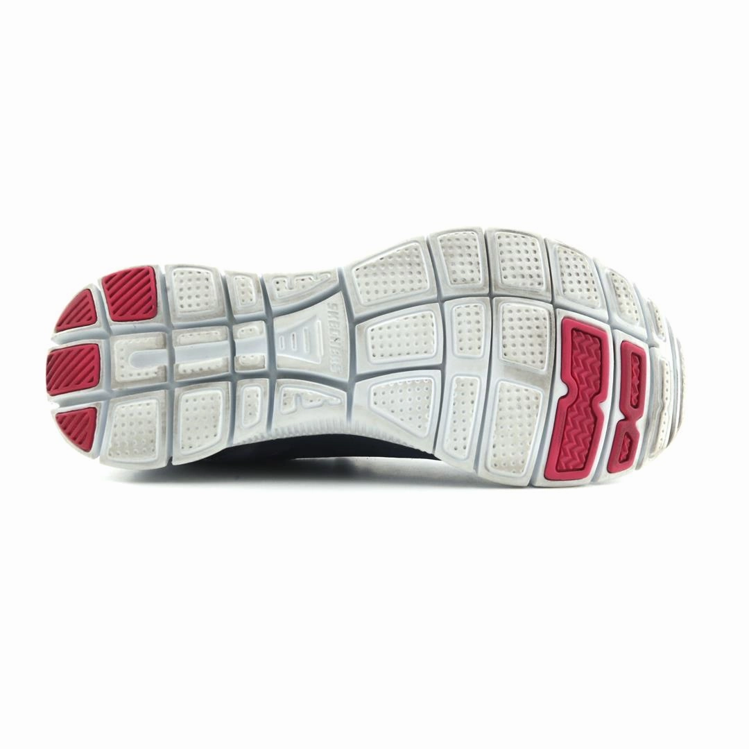 SKECHERS SKECH KNIT Skechers shoe design snapshots