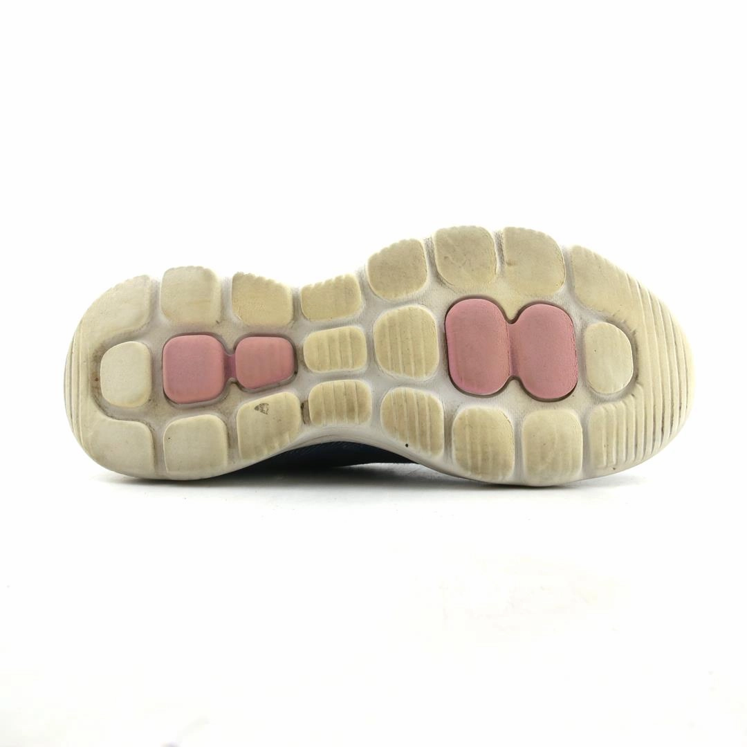 SKECHERS ULTRA GO Skechers shoe design snapshots