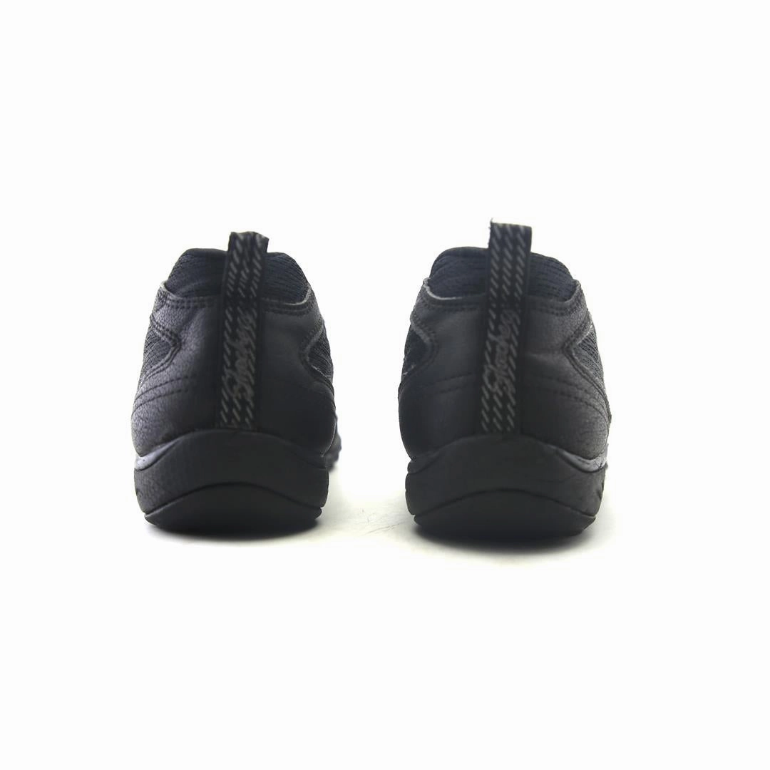 SKECHERS WIDER RELAXED FIT Skechers shoe design snapshots