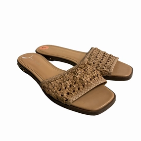 Tan Sandals Flats Marc Fisher, Size 7 Marc Fisher fashion shoes with block heels