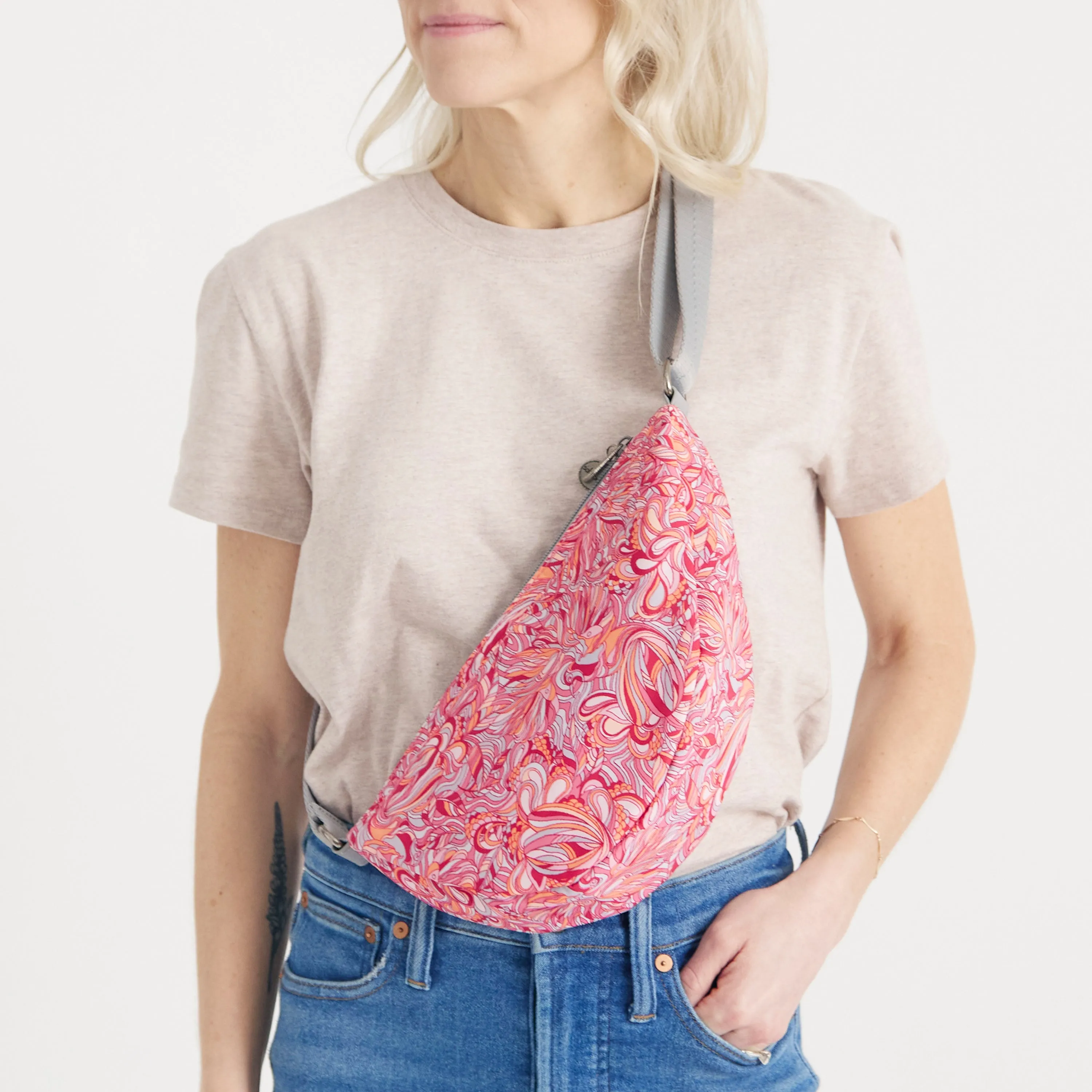 Tess Sling Bag Bags The Sak Backpacks
