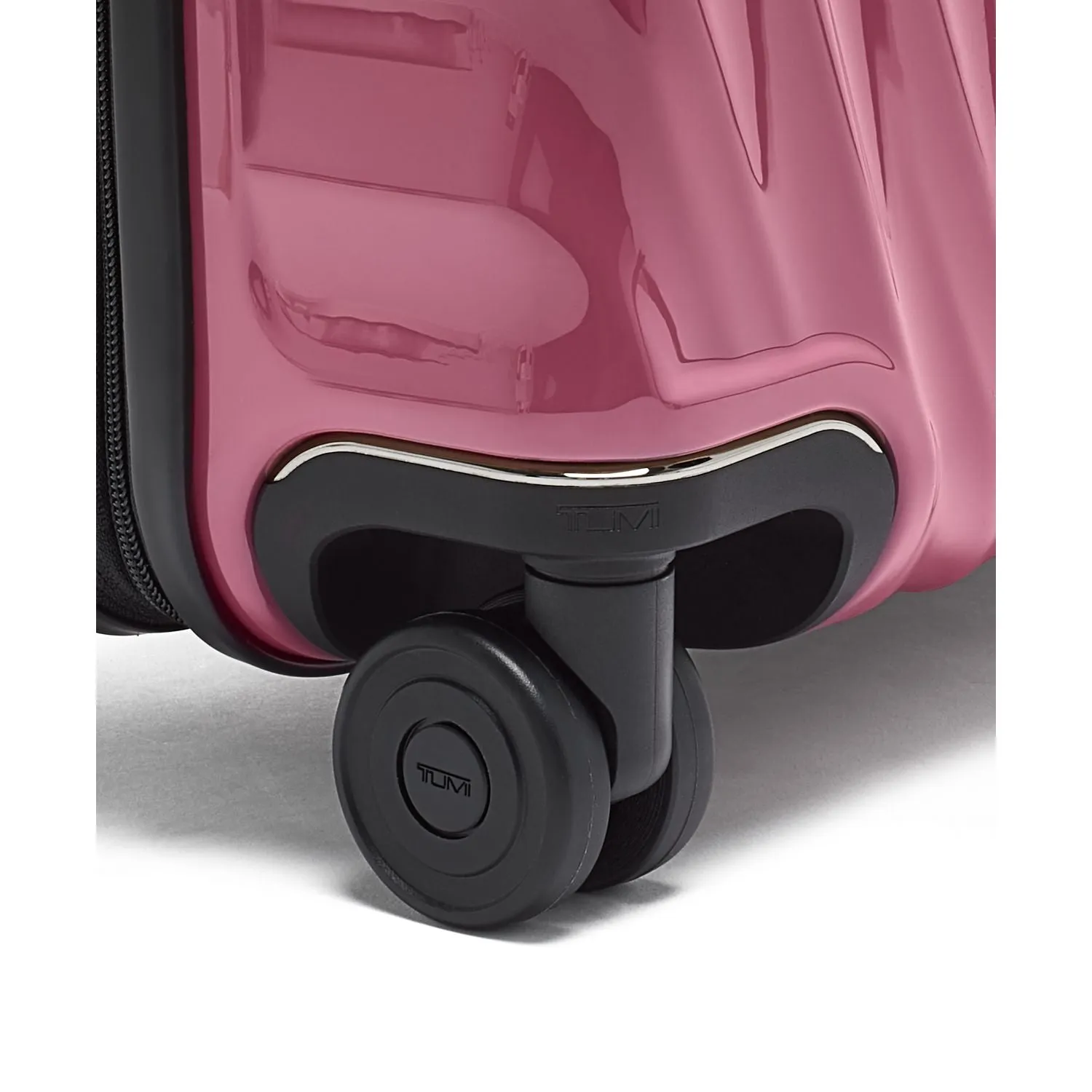 Tumi 19 Degree Continental Expandable 4-Wheel Carry-On Bags Tumi
