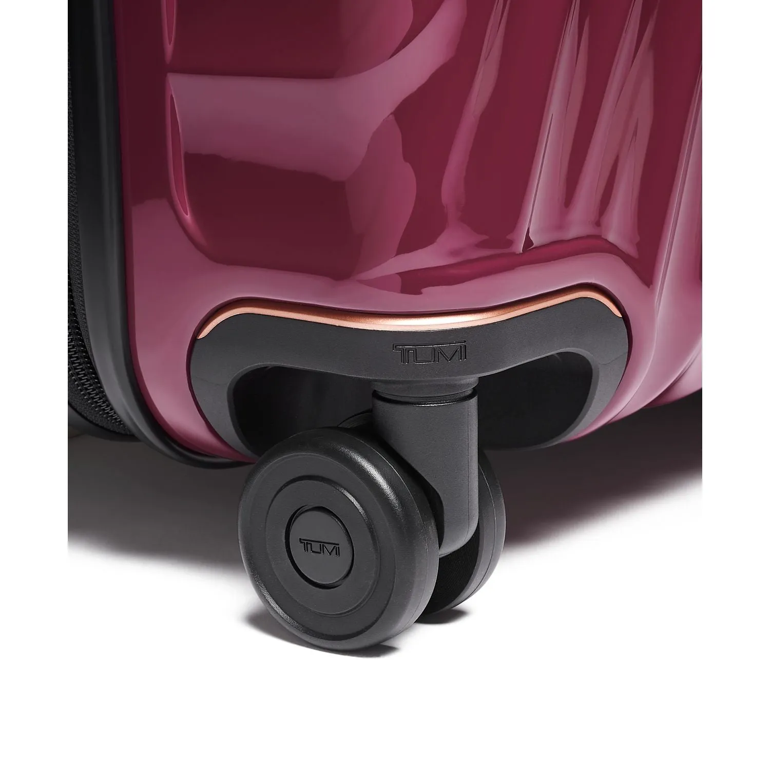 Tumi 19 Degree International Expandable 4-Wheel Carry-On Bags Tumi