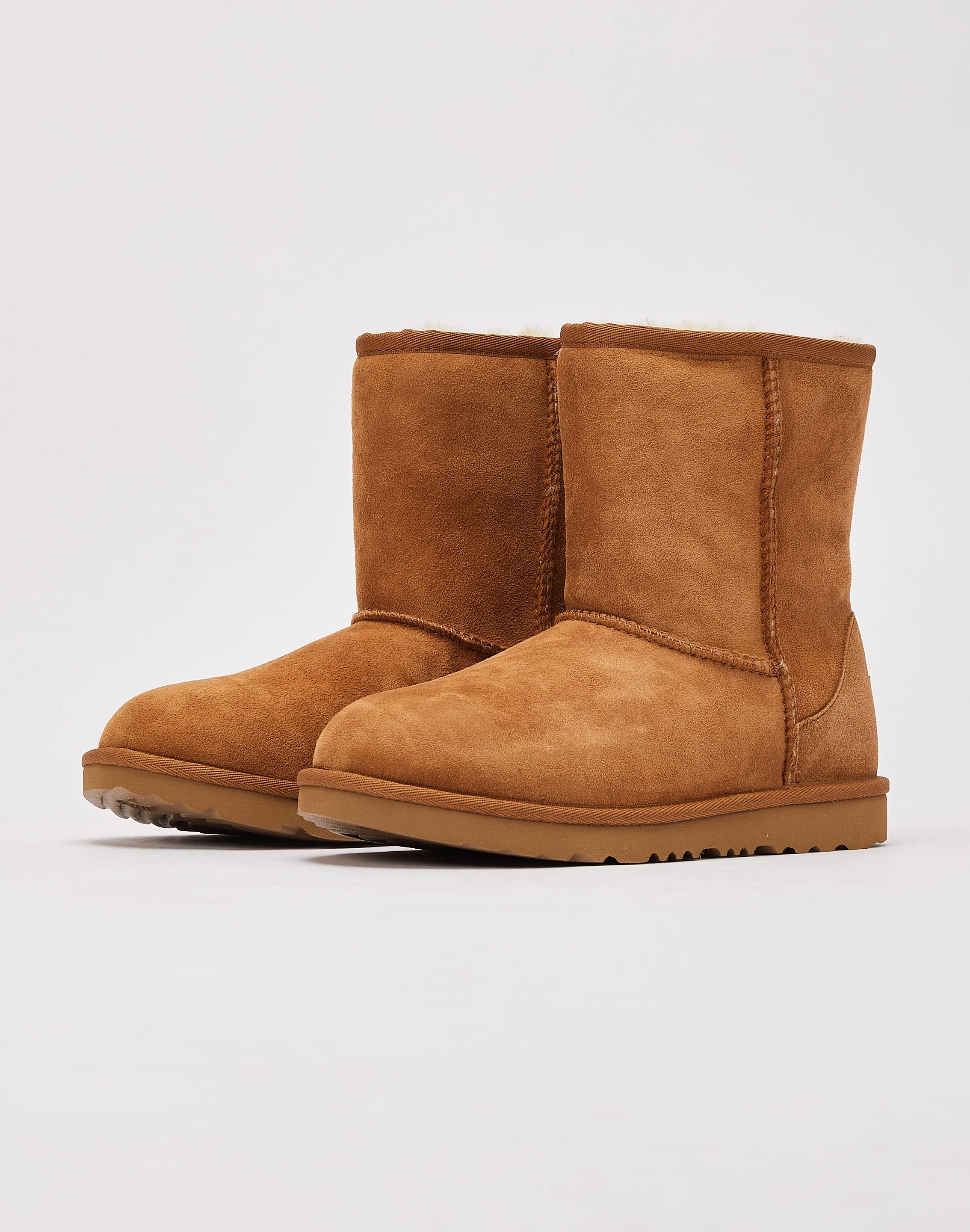 UGG Classic II Boots Grade-School All-Day Comfort