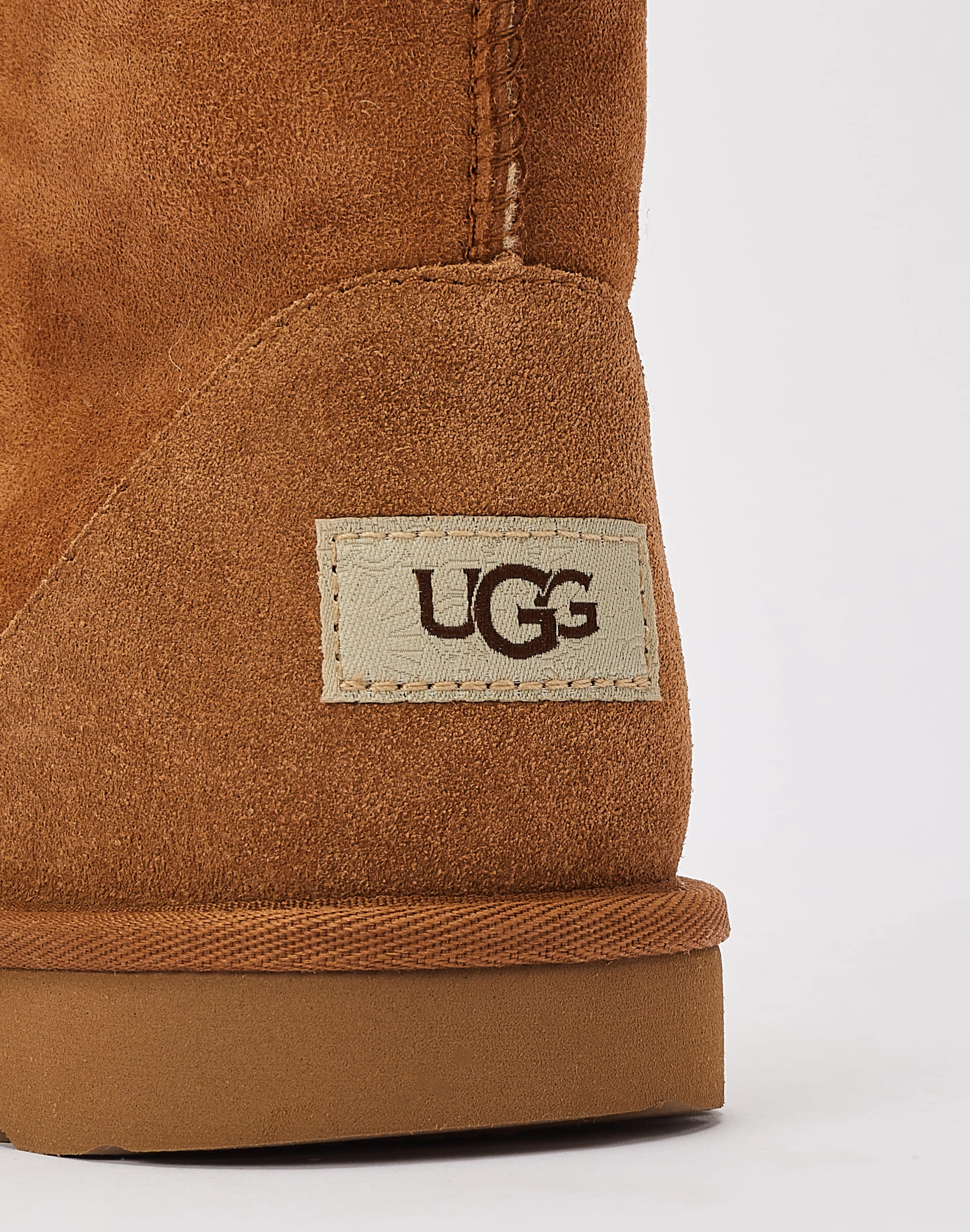 UGG Classic II Boots Grade-School All-Day Comfort