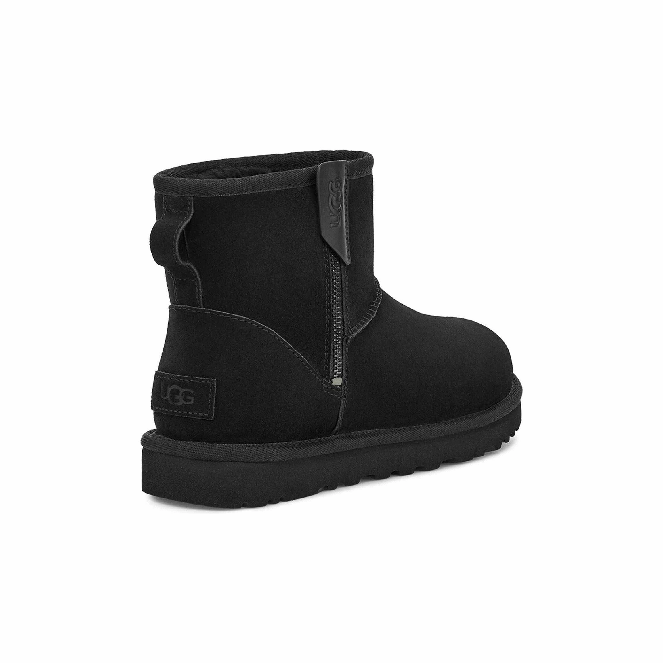UGG CLASSIC MINI BAILEY ZIP Ugg cozy winter boots