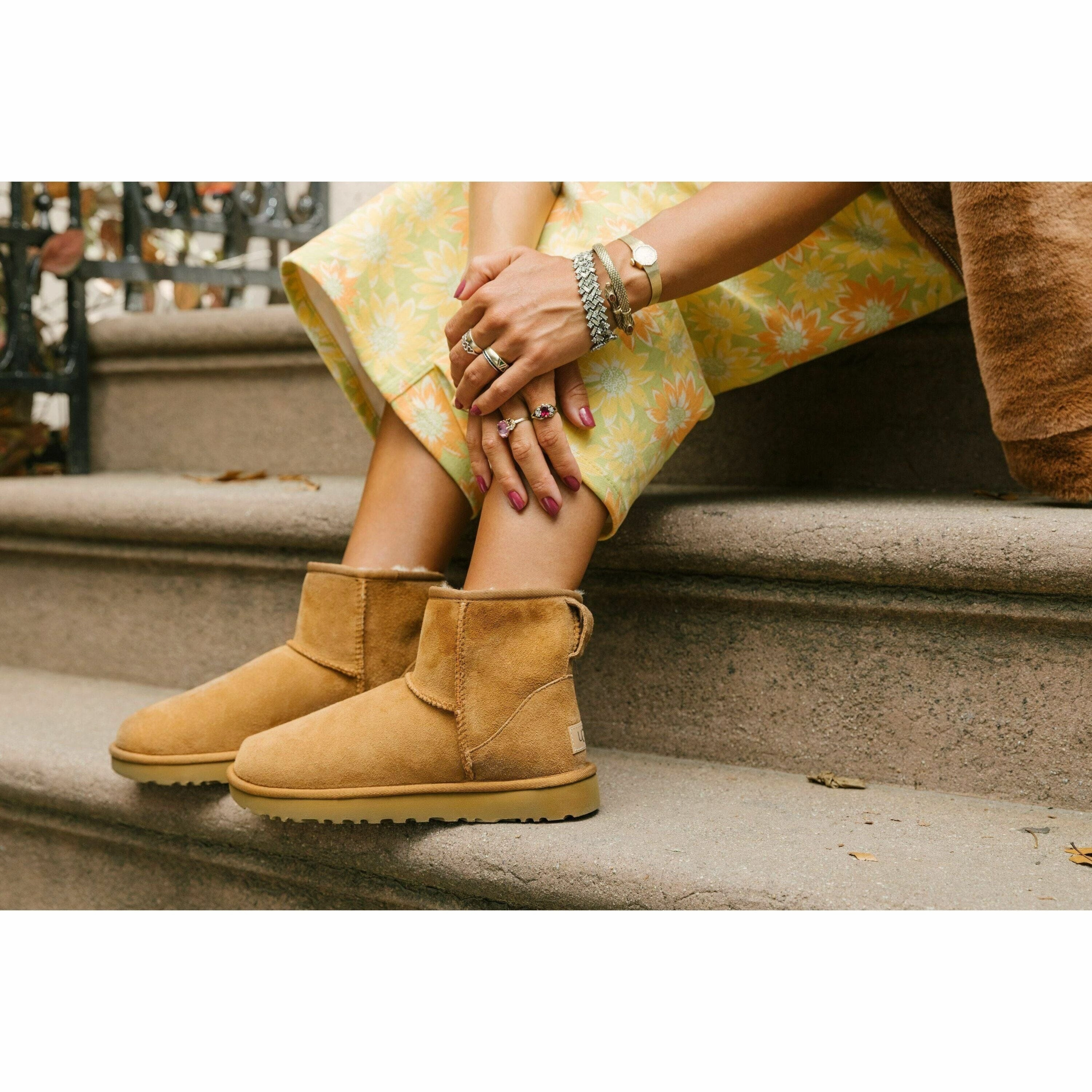 UGG CLASSIC MINI II BOOT WOMEN'S Ugg cozy winter boots