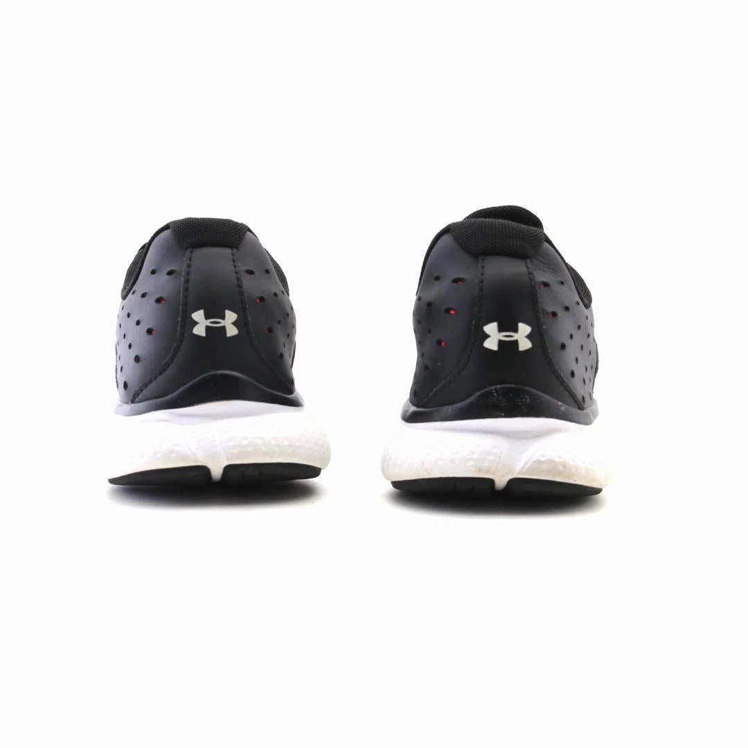 UNDER ARMOUR ASSERT 6 Under Armour trainer close-ups