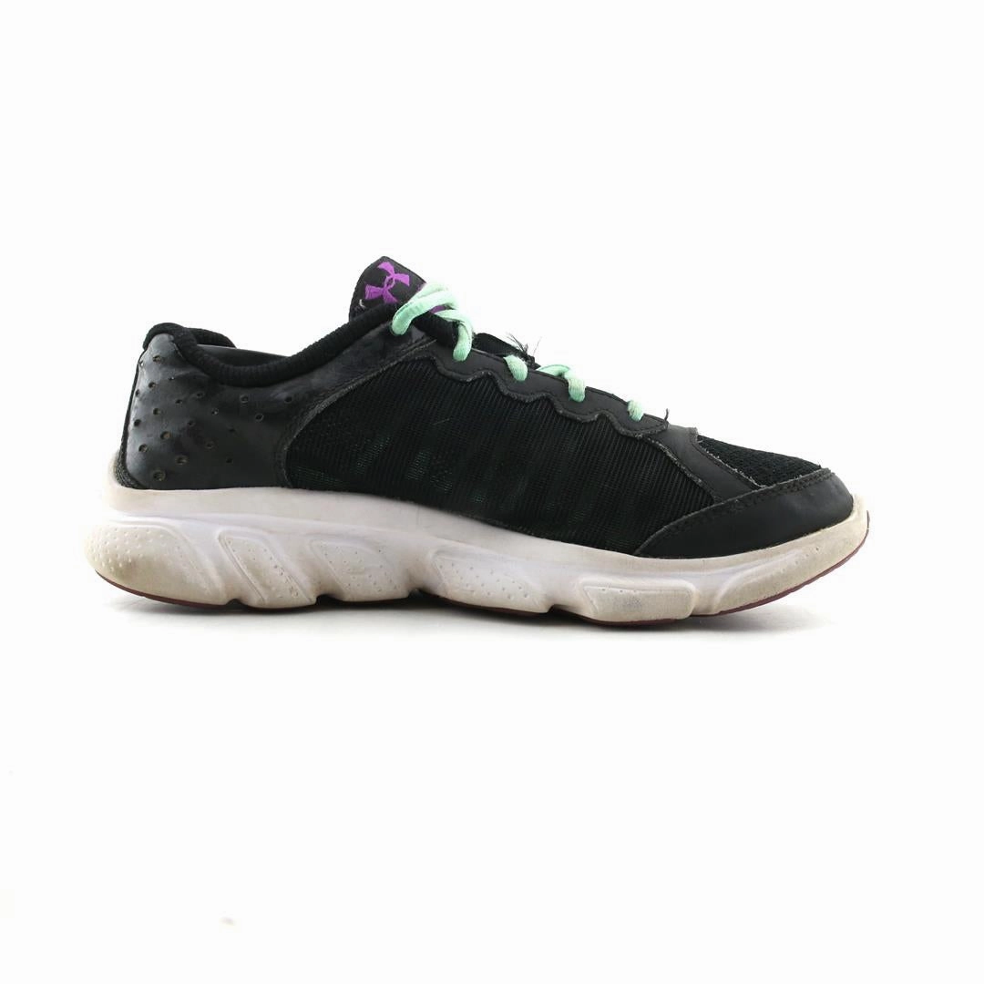 UNDER ARMOUR ASSERT 6 Under Armour trainer close-ups
