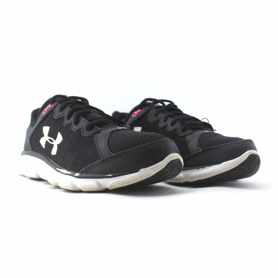 UNDER ARMOUR ASSERT 7 Under Armour trainer close-ups
