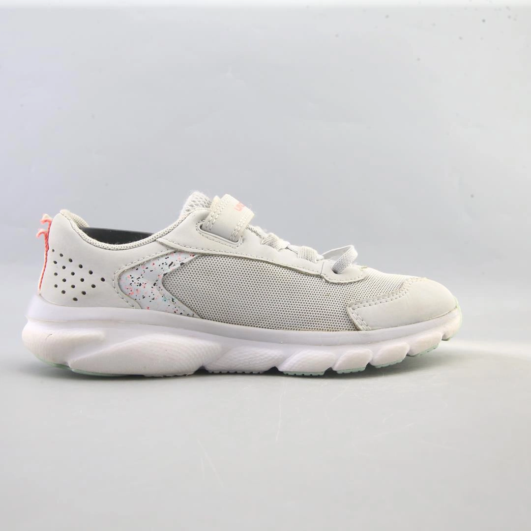 UNDER ARMOUR ASSERT 9 Under Armour trainer close-ups