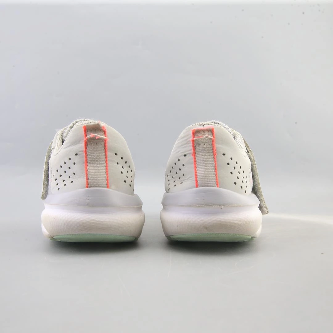 UNDER ARMOUR ASSERT 9 Under Armour trainer close-ups