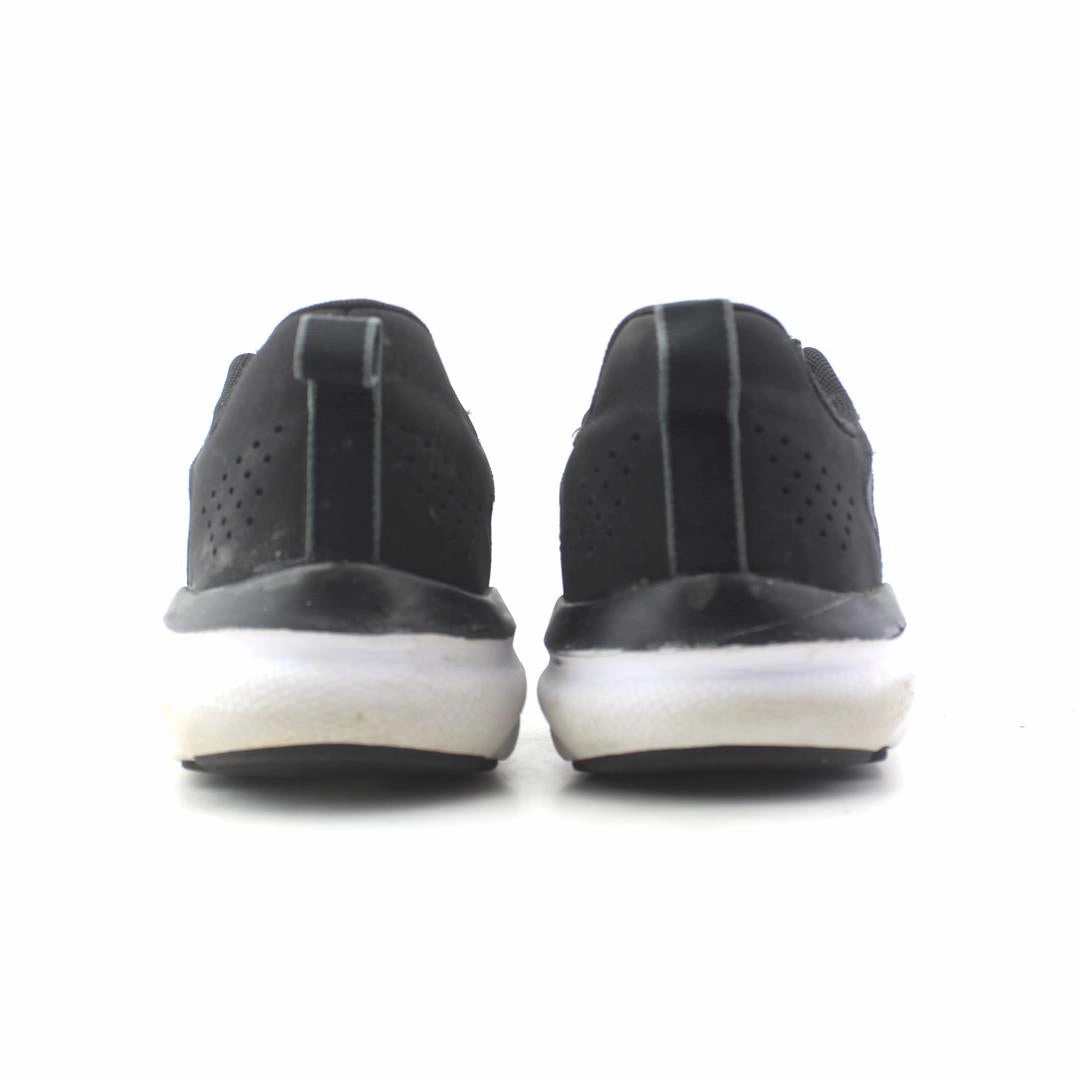UNDER ARMOUR ASSERT 9 Under Armour trainer close-ups