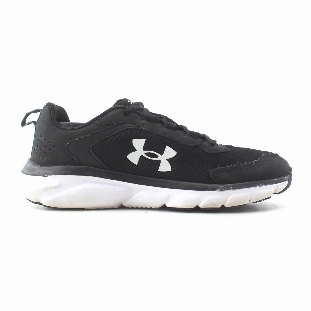 UNDER ARMOUR ASSERT 9 Under Armour trainer close-ups